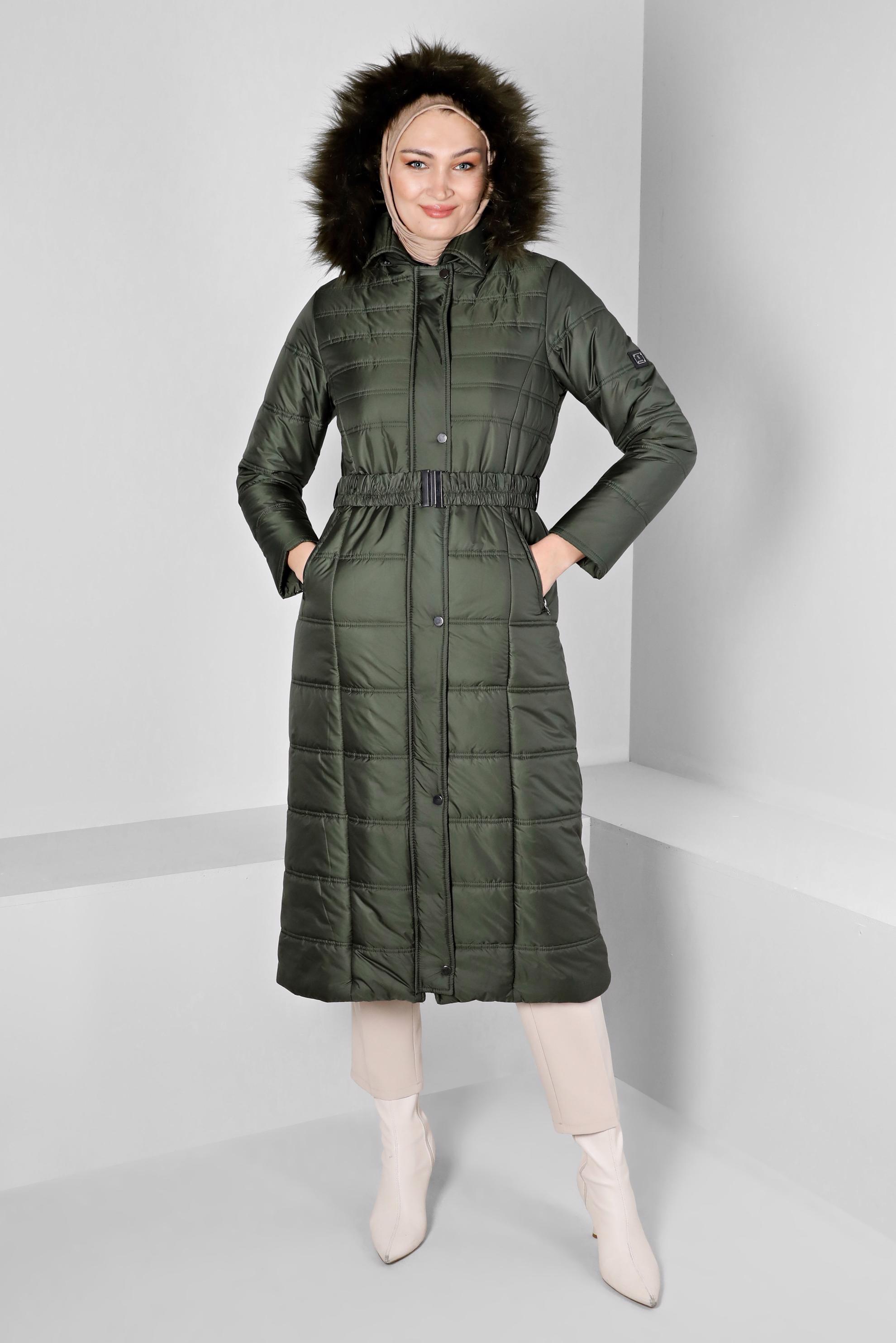 Tesettür giyim HAKİ KAPÜŞONU KÜRKLÜ ŞİŞME MANTO 90321 