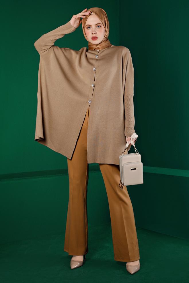 Tesettür giyim KAHVE TAŞLI DÜĞMELİ TRİKO PANÇO 43208  - ALVİNA
