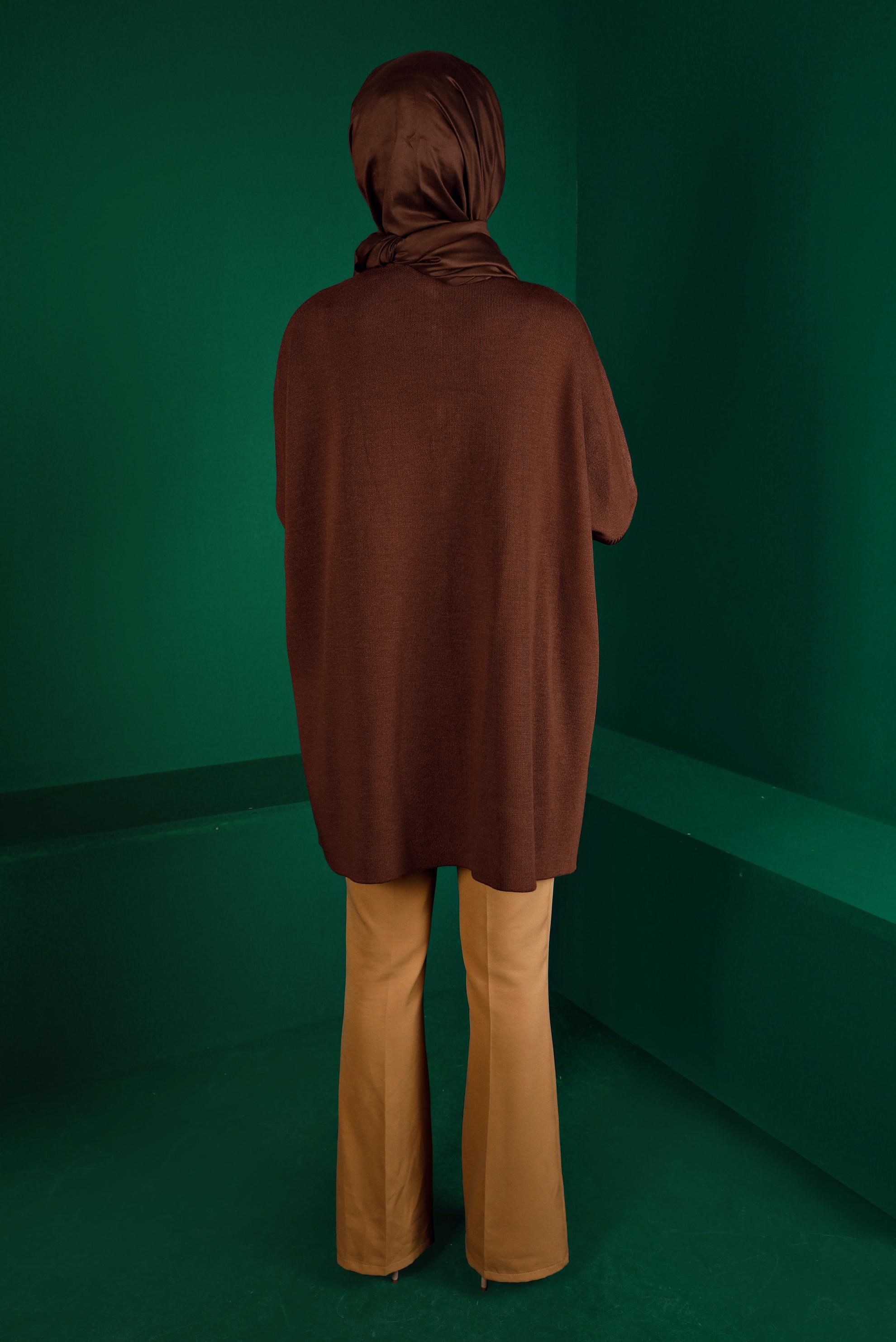 Vêtements hijab BRUN PONCHO EN MAILLE AVEC BOUTONS GEM 43208