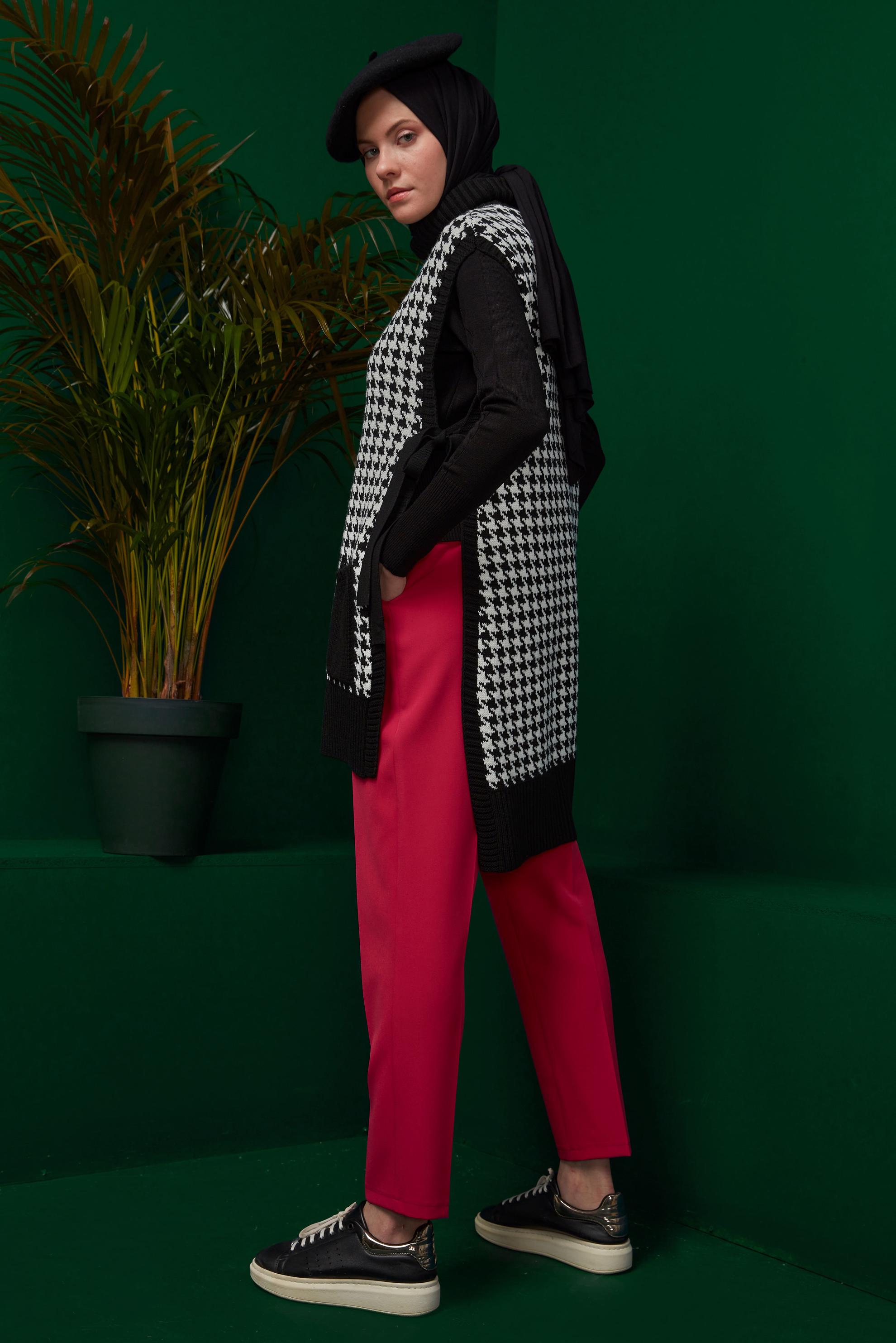 Hijab clothing FUCHSIA CARROT CUT TROUSERS 70440