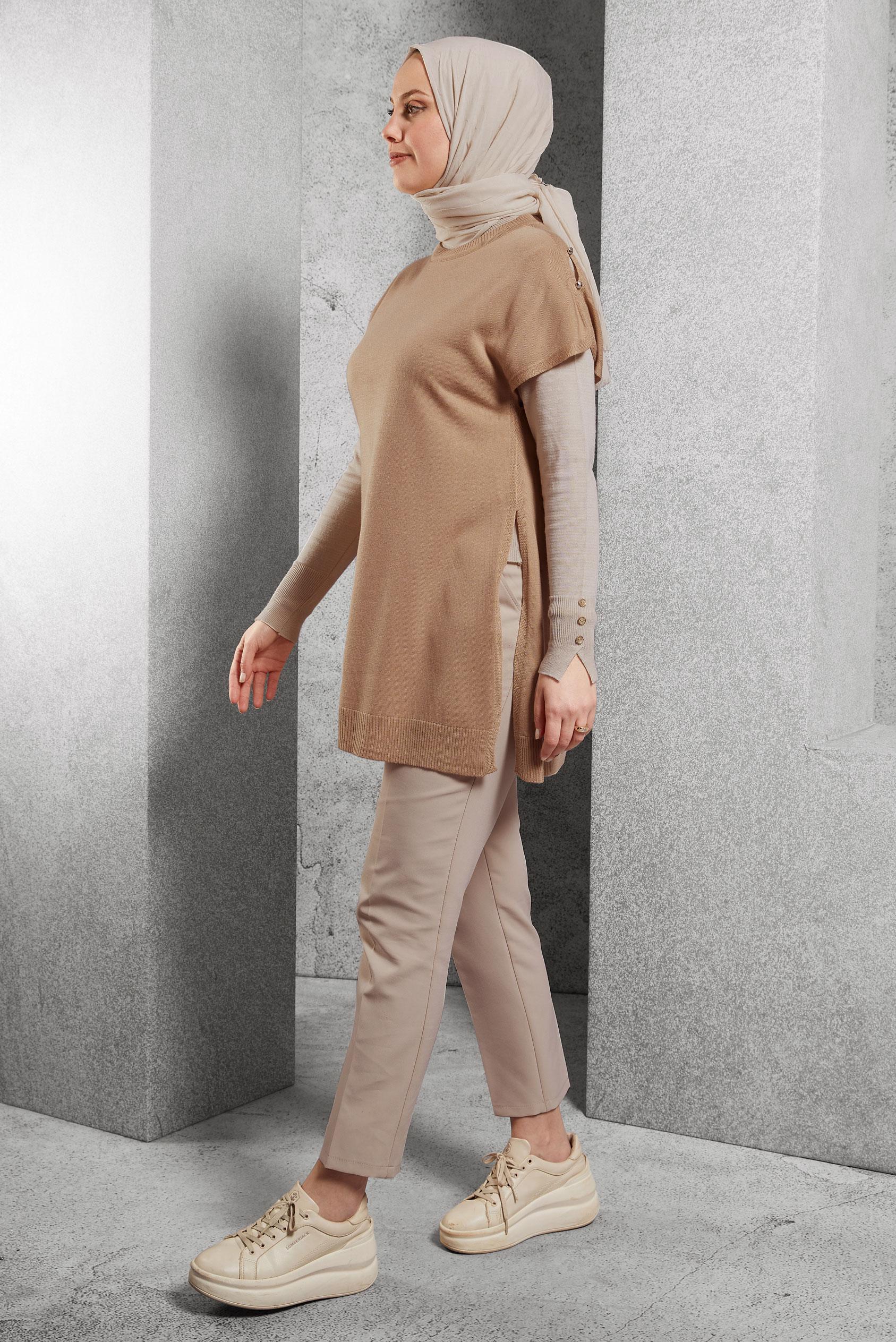 Tesettür giyim BEJ DÜĞME DETAYLI TRİKO PANÇO 43125