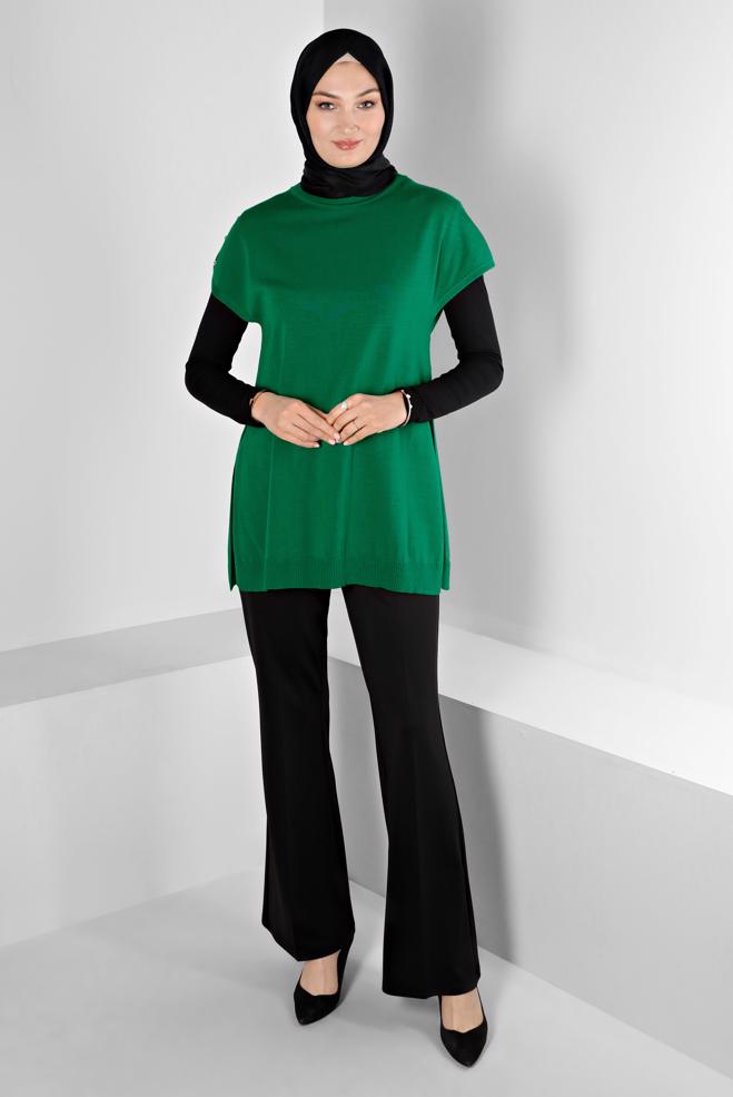 Tesettür giyim YEŞİL DÜĞME DETAYLI TRİKO PANÇO 43125 - ALVİNA