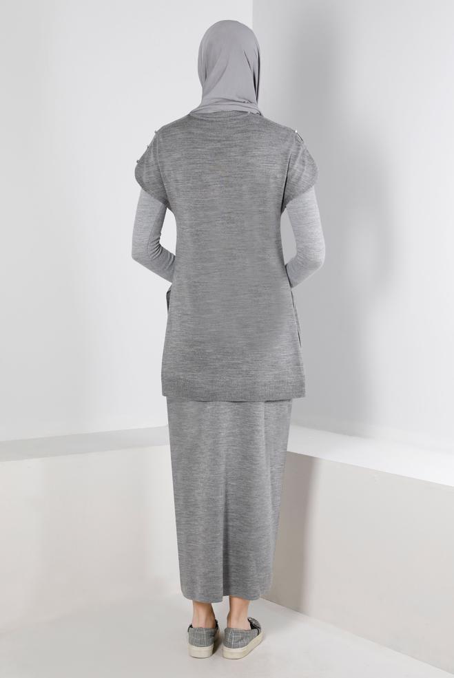 Tesettür giyim GRİ DÜĞME DETAYLI TRİKO PANÇO 43125 - ALVİNA