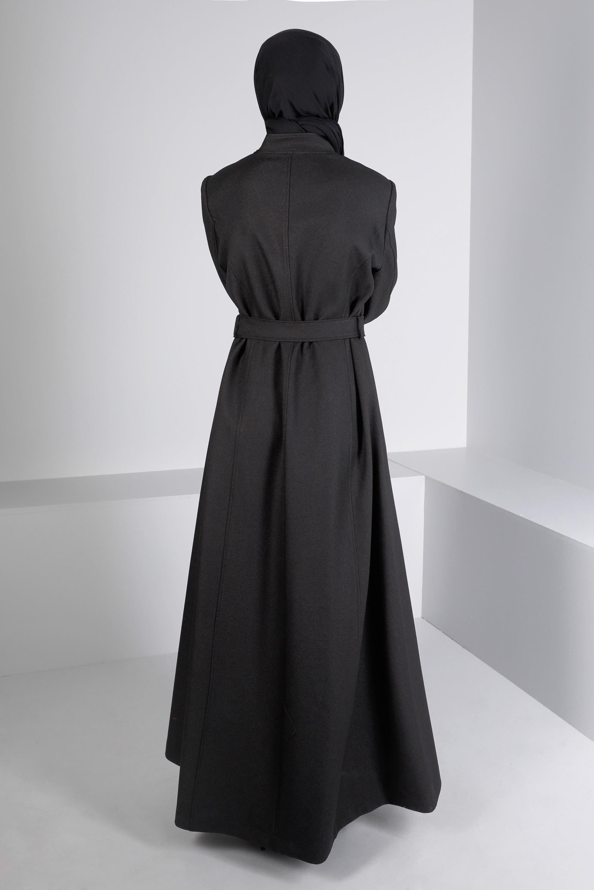 Tesettür giyim SİYAH KUŞAKLI FERMUARLI PARDESÜ 10651