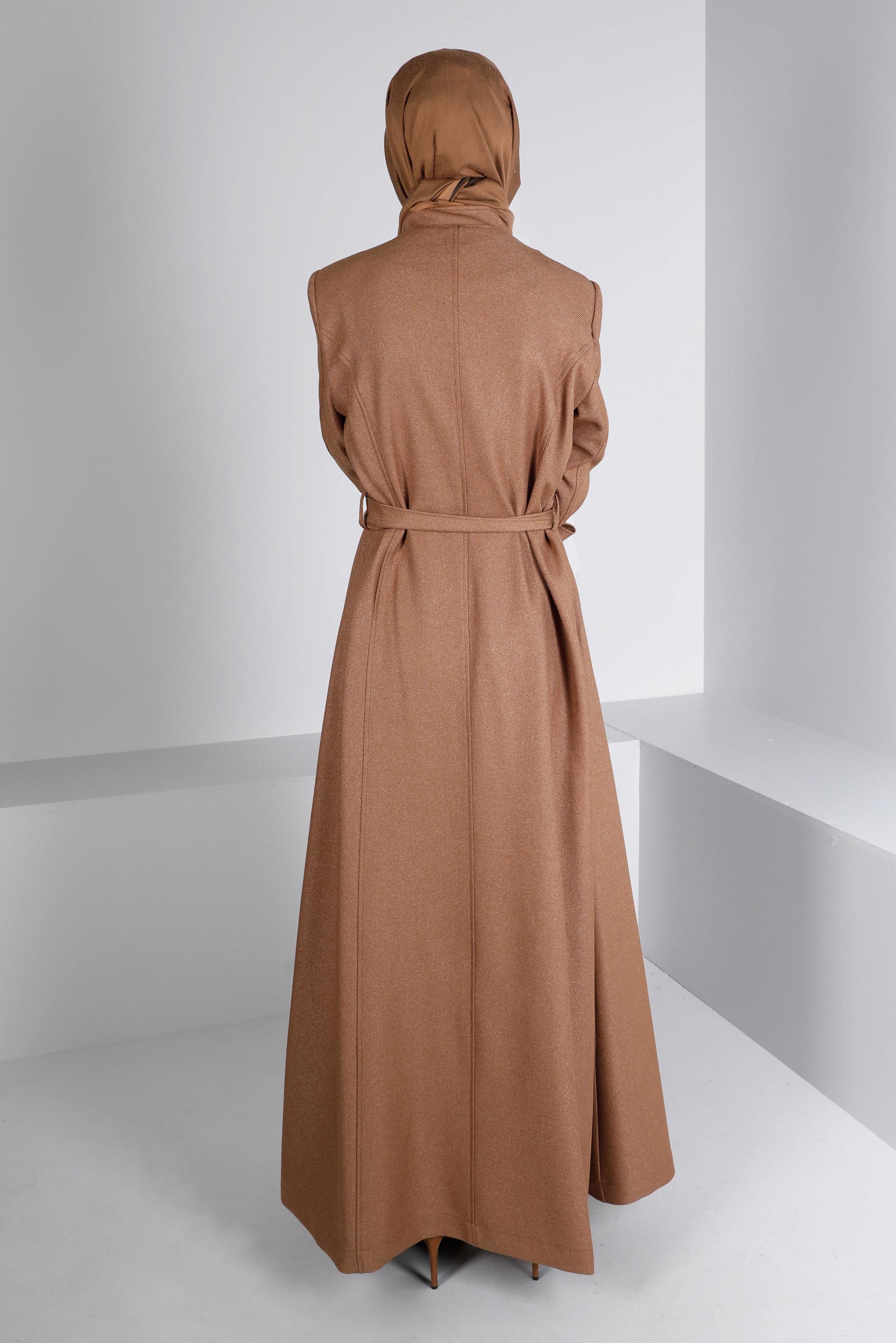 Tesettür giyim SARI KUŞAKLI FERMUARLI PARDESÜ 10651