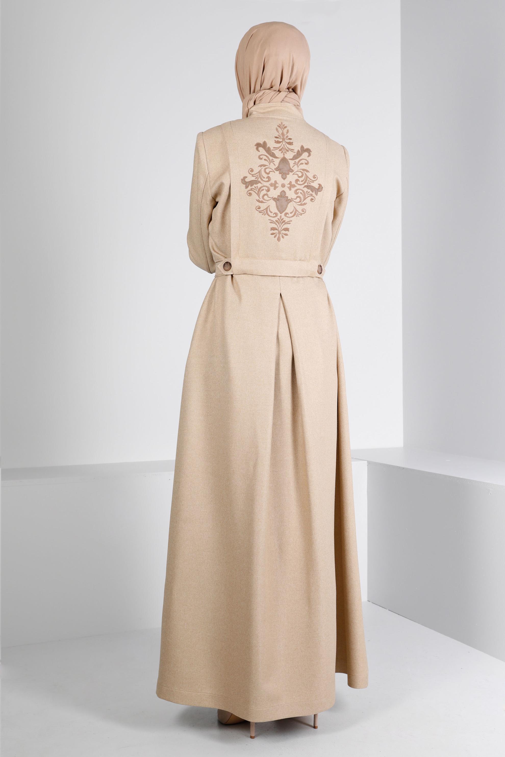Tesettür giyim BEJ BASKILI FERMUARLI PARDESÜ 10653