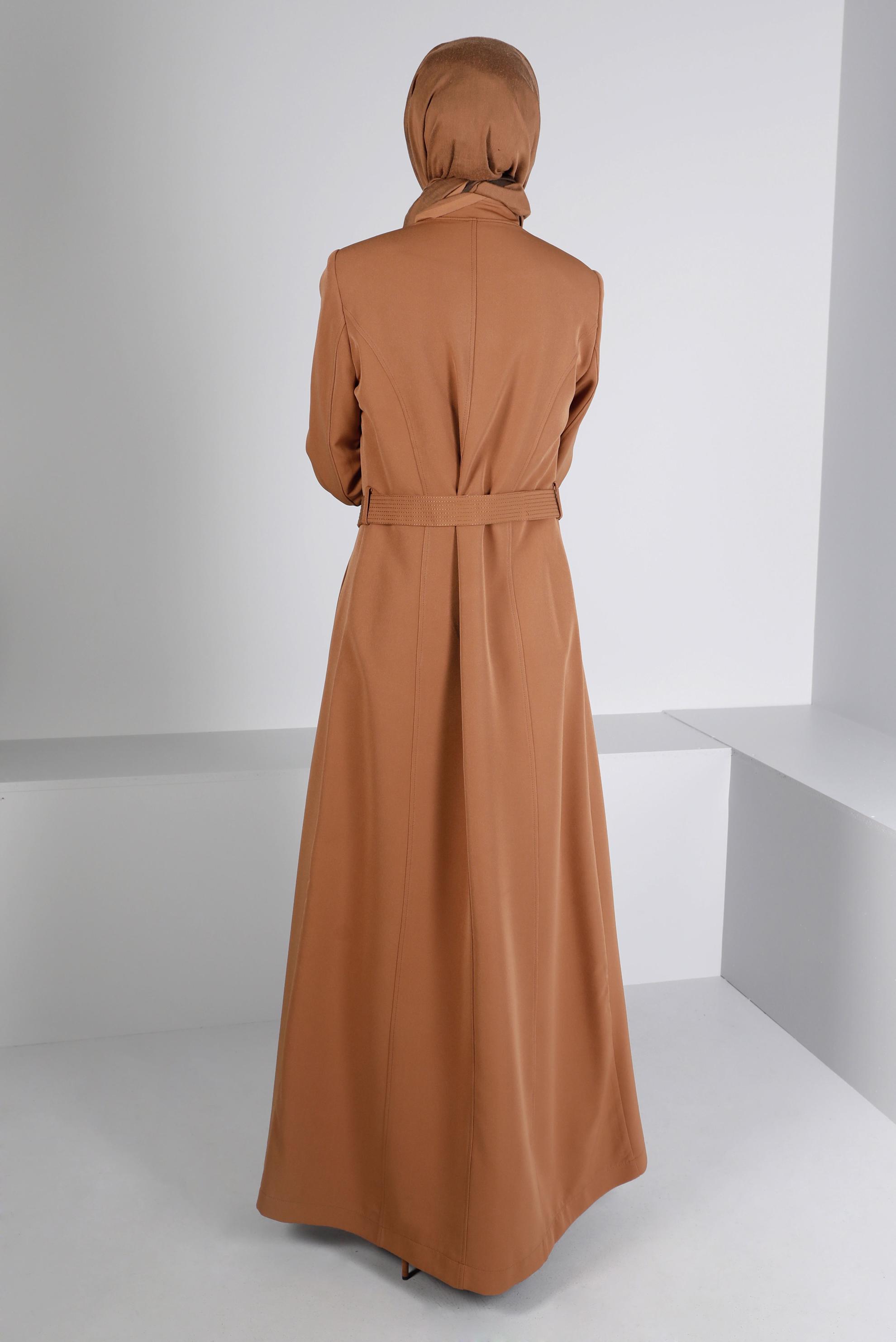 Tesettür giyim TABA HAKİM YAKA KUŞAKLI PARDESÜ 10654 