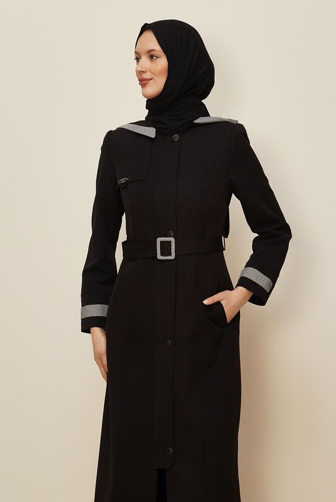 Tesettür giyim SİYAH KEMERLİ KAPÜŞONLU PARDESÜ 10673 - ALVİNA