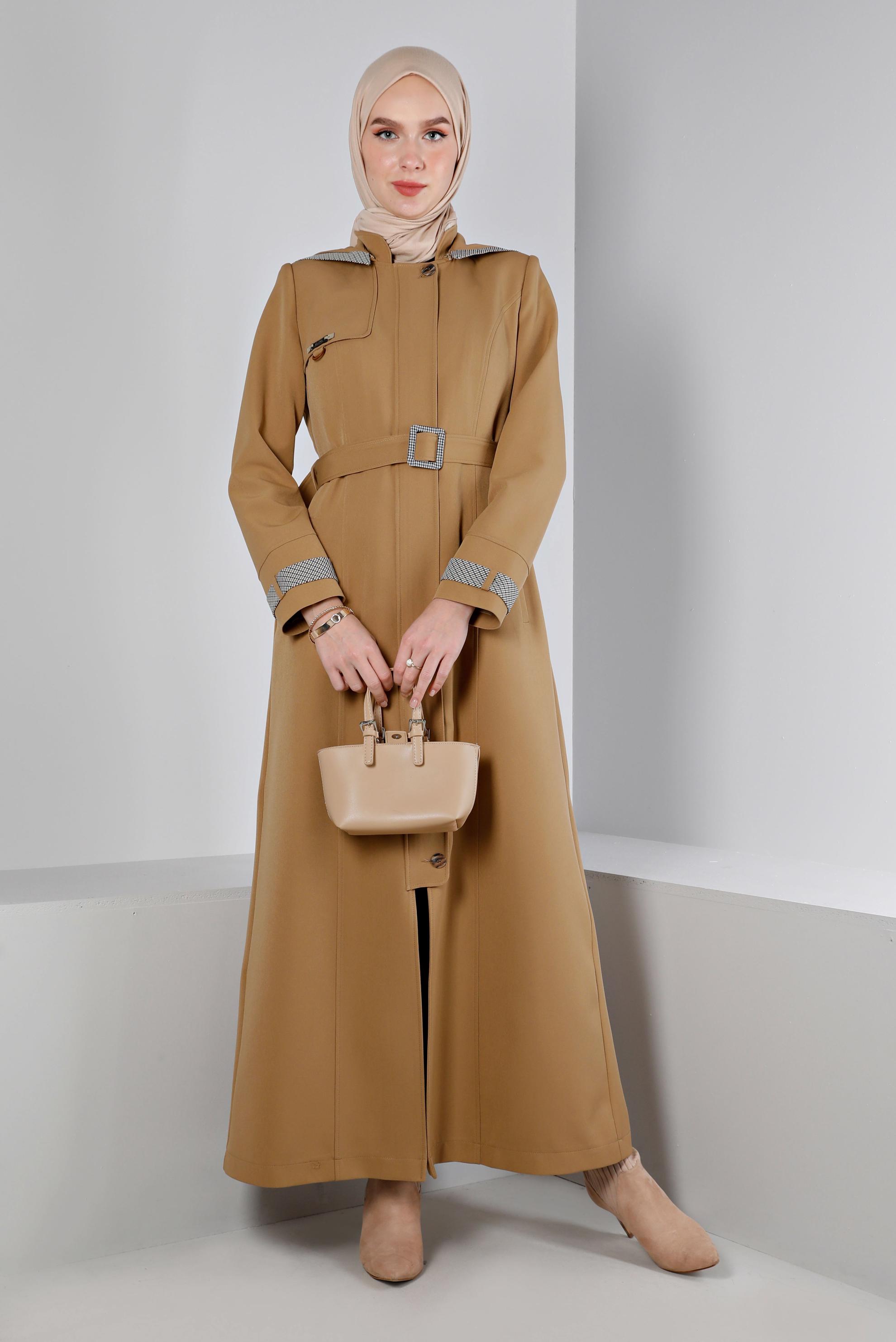 Tesettür giyim KAHVE MANŞETLERİ EKOSE DESENLİ KAPÜŞONLU PARDESÜ 10673 