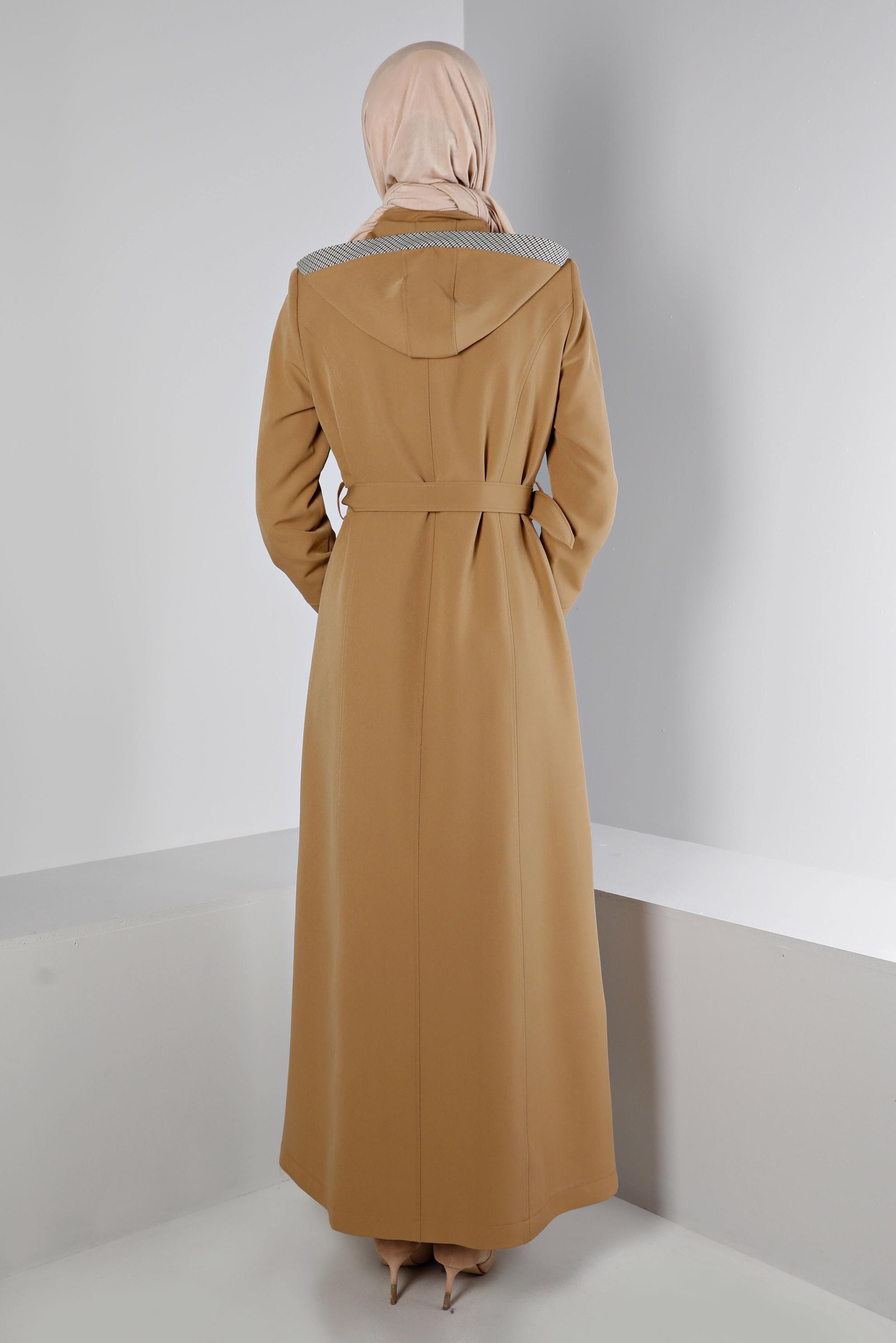 Tesettür giyim KAHVE MANŞETLERİ EKOSE DESENLİ KAPÜŞONLU PARDESÜ 10673 