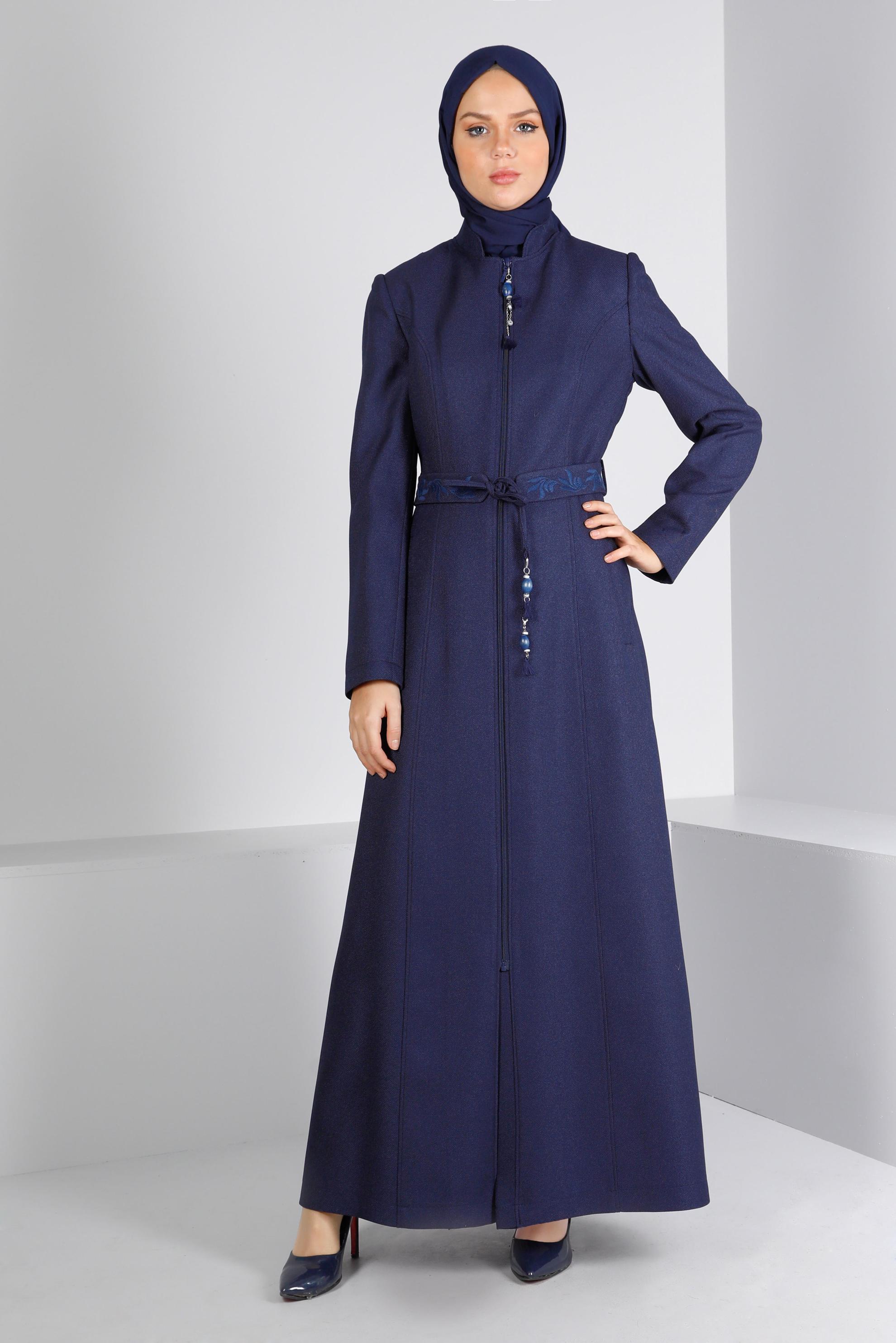 Tesettür giyim LACİVERT NAKIŞLI KUŞAKLI PARDESÜ 10678