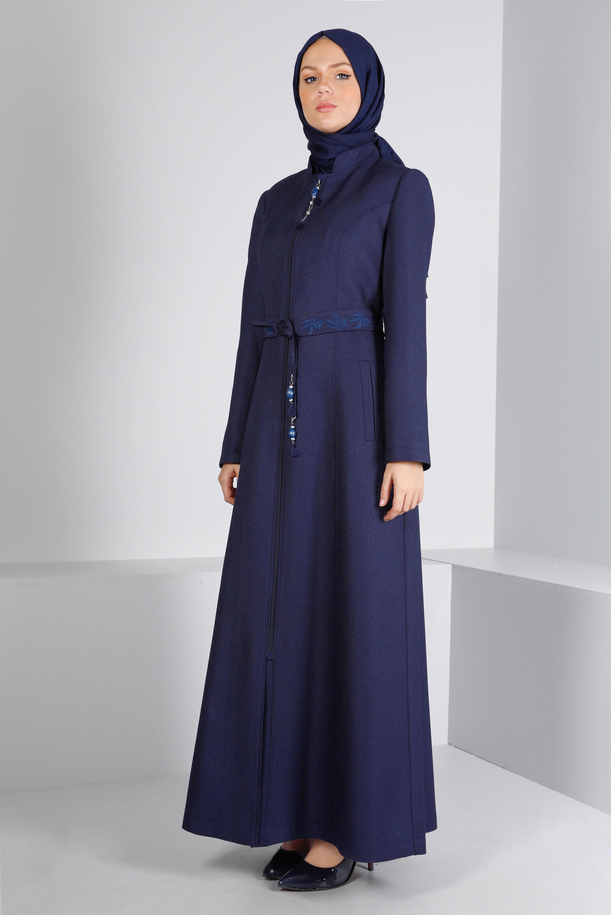 Tesettür giyim LACİVERT NAKIŞLI KUŞAKLI PARDESÜ 10678