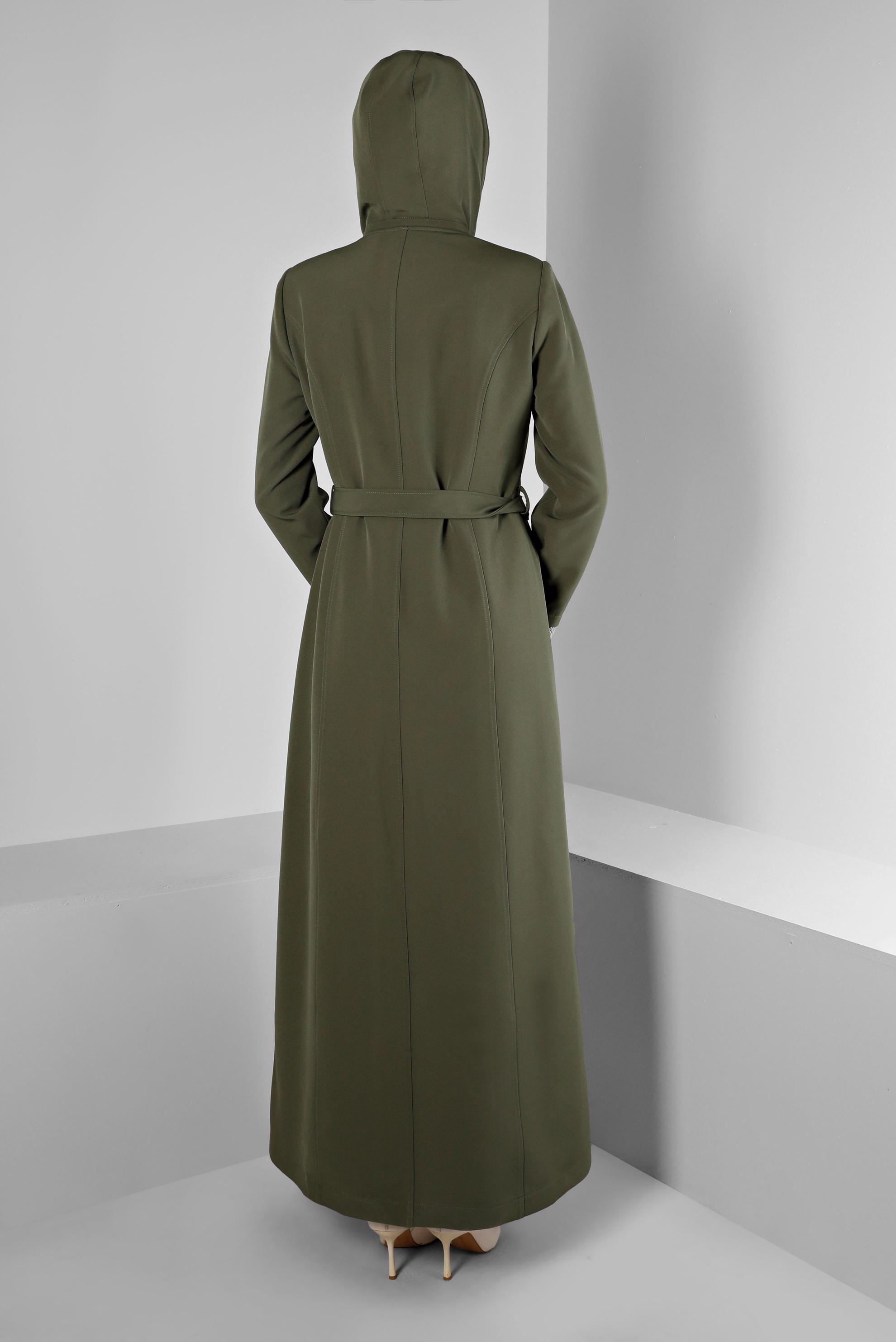 Tesettür giyim HAKİ MANŞETLERİ EKOSE DESENLİ KAPÜŞONLU PARDESÜ 10684 