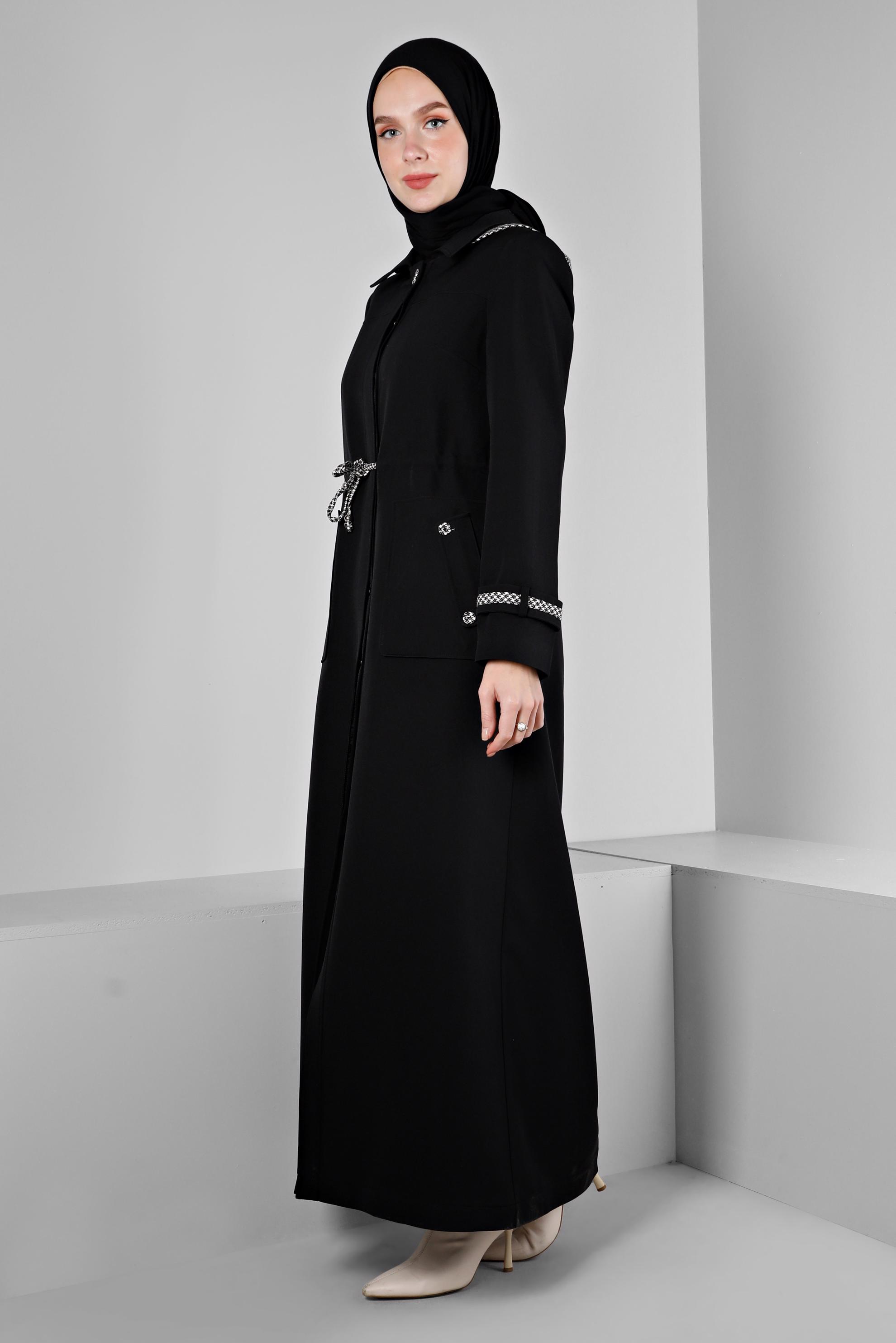 Tesettür giyim SİYAH BELİ BÜZGÜLÜ KAPÜŞONLU PARDESÜ 10685