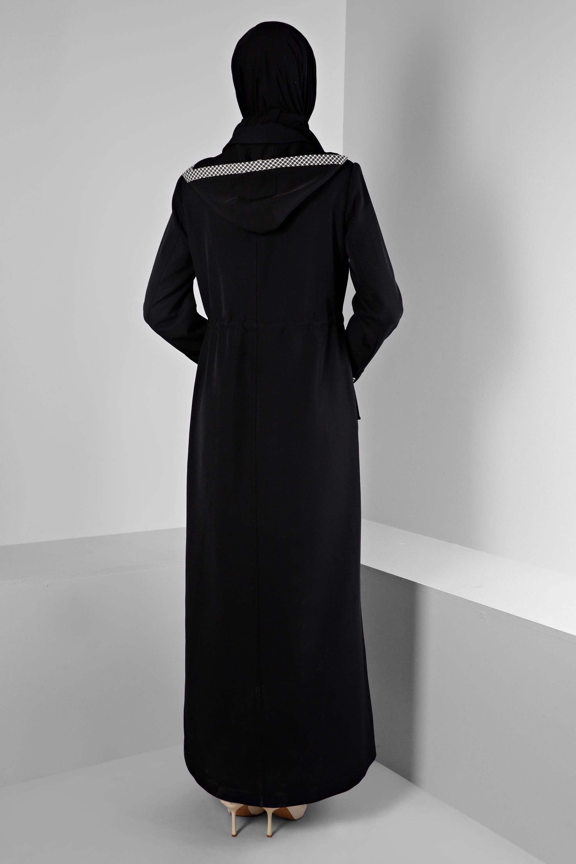 Tesettür giyim SİYAH BELİ BÜZGÜLÜ KAPÜŞONLU PARDESÜ 10685