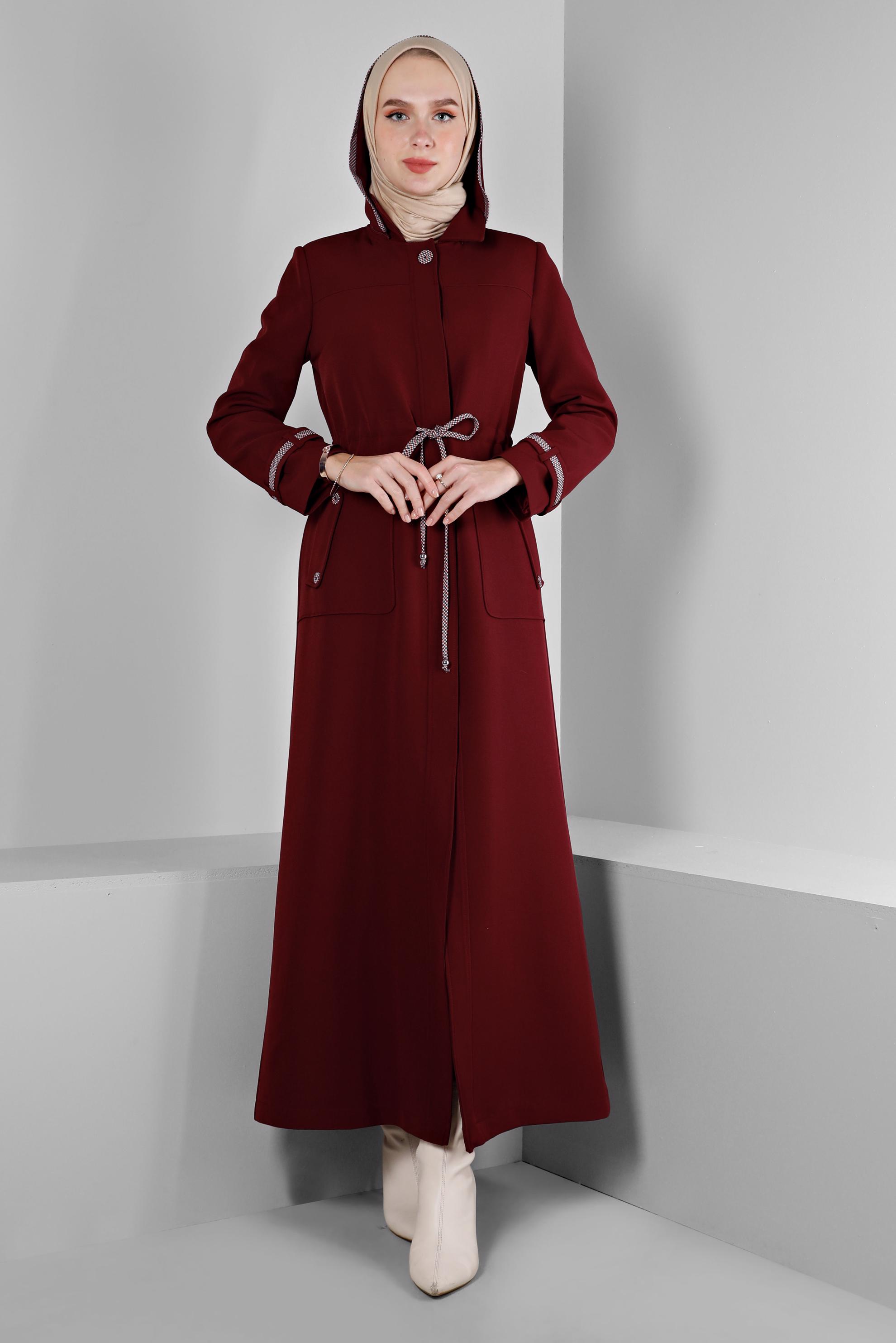 Tesettür giyim BORDO BELİ BÜZGÜLÜ KAPÜŞONLU PARDESÜ 10685