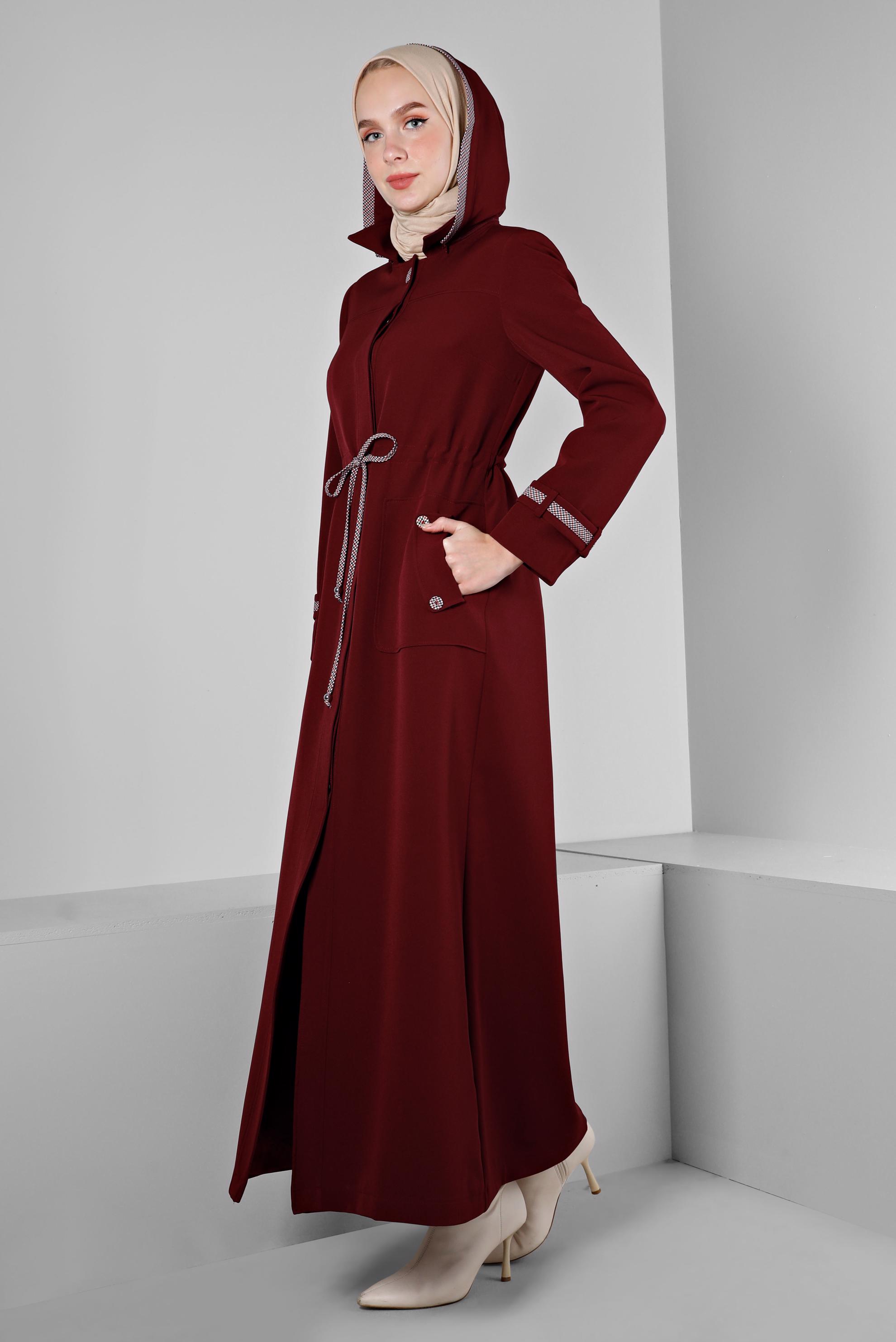Tesettür giyim BORDO BELİ BÜZGÜLÜ KAPÜŞONLU PARDESÜ 10685