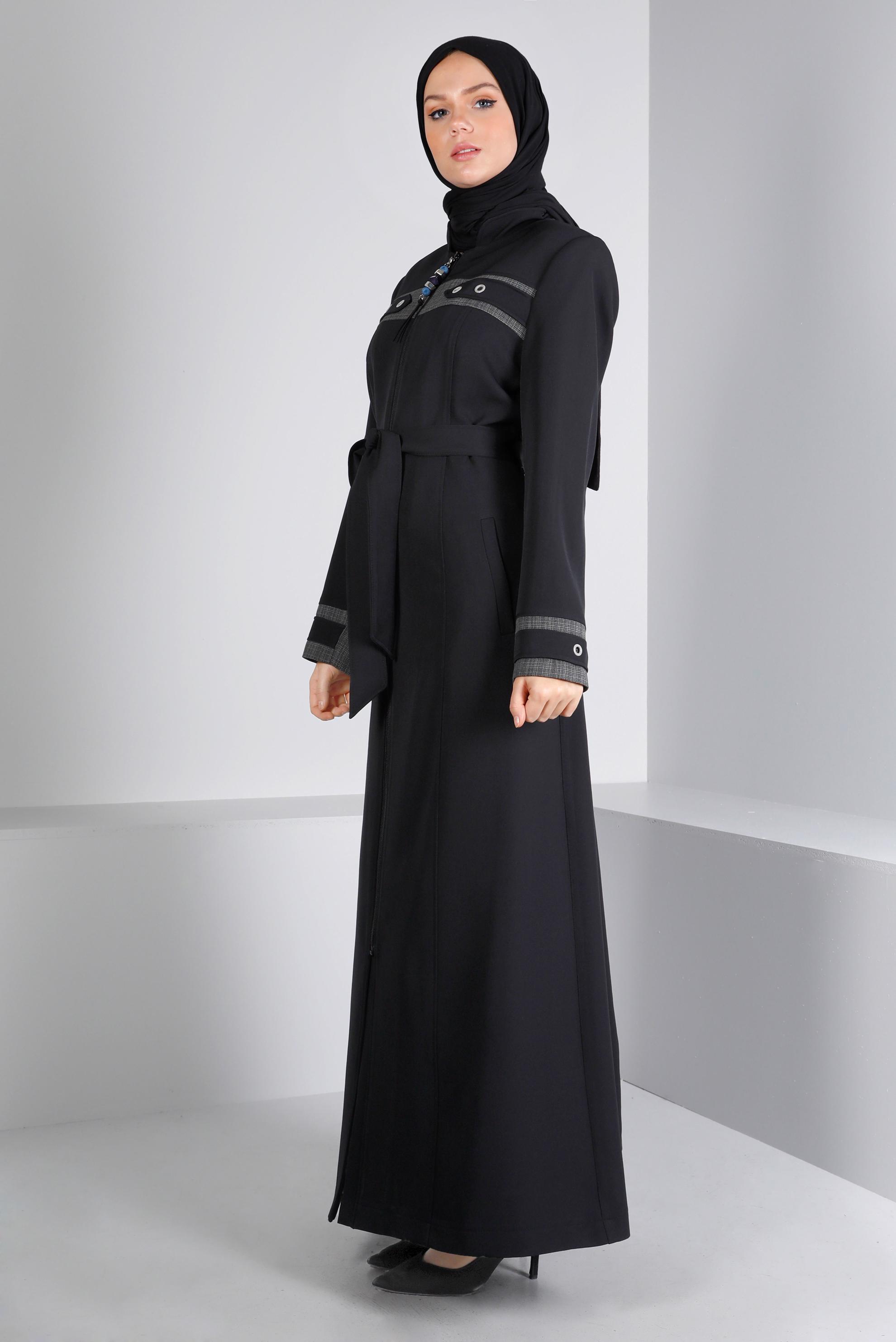 Tesettür giyim SİYAH KUŞAKLI FERMUARLI PARDESÜ 10687