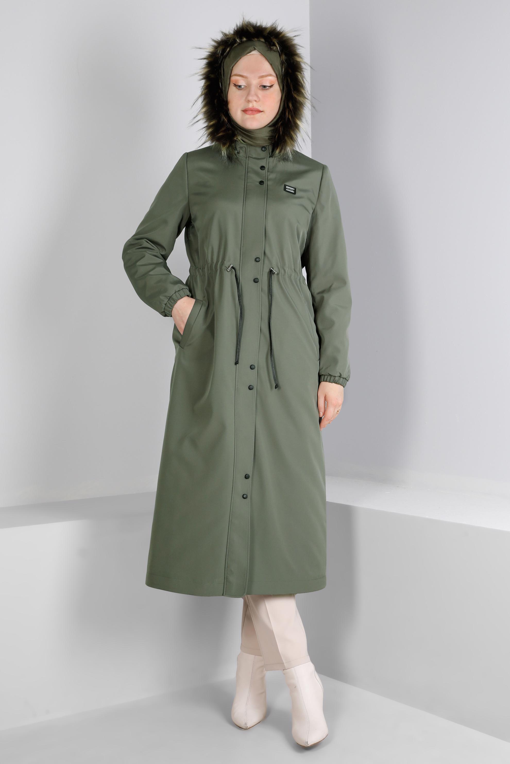 Tesettür giyim HAKİ KAPÜŞONU KÜRKLÜ BELİ BÜZGÜLÜ PARKA 90369