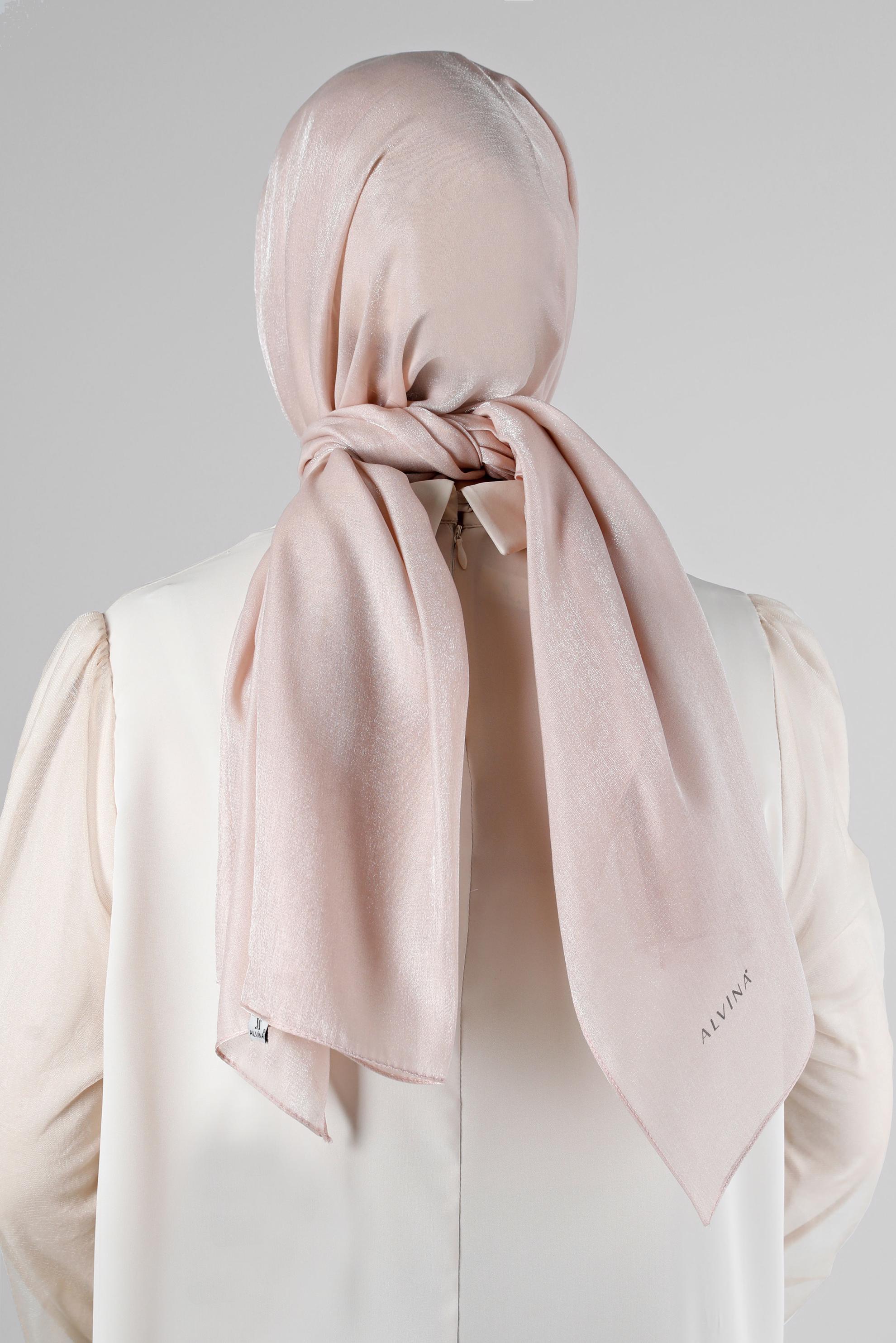 Tesettür giyim BEJ ALVİNA PARILTI BANTLI ŞAL 8210