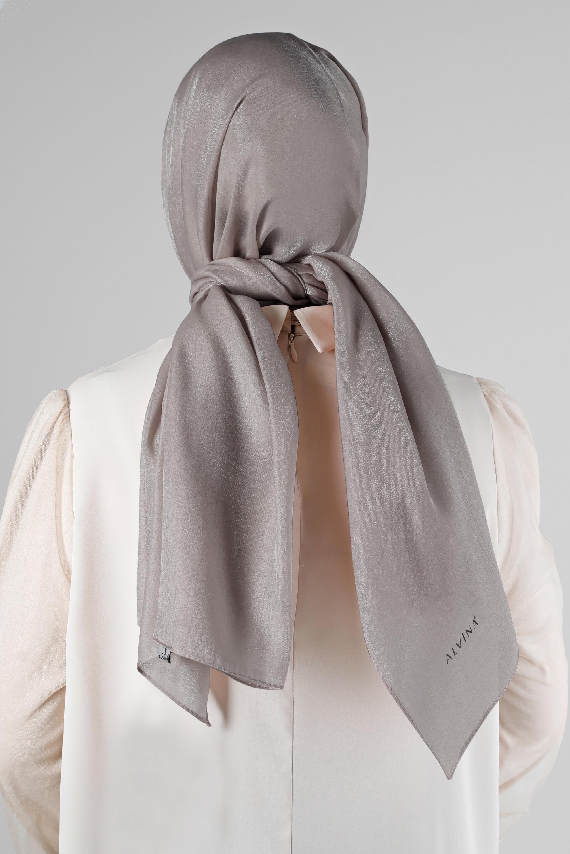 Tesettür giyim GÜMÜŞ ALVİNA PARILTI BANTLI ŞAL 8210