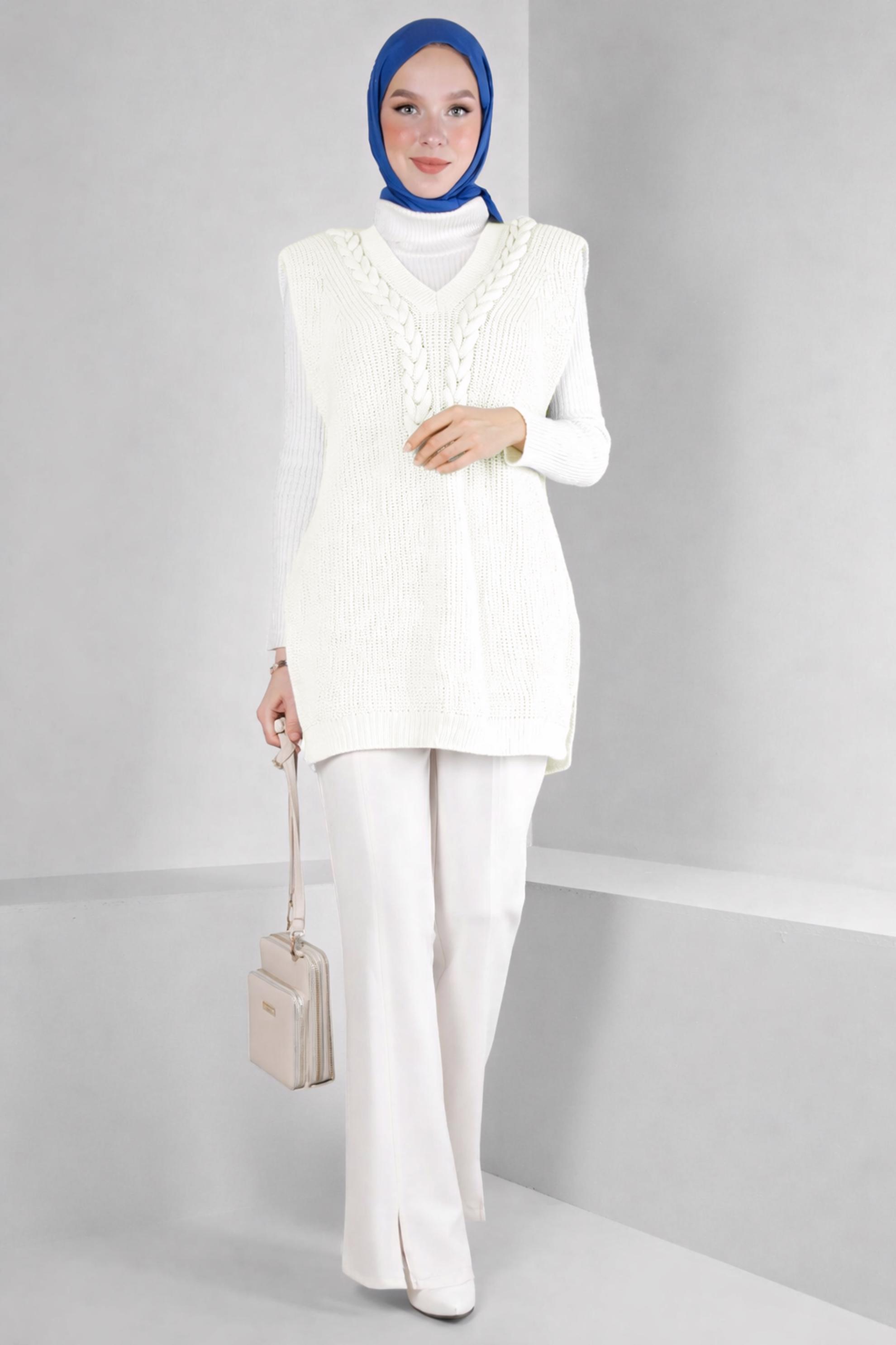 Vêtements hijab BLANC PULL EN MAILLE REMBOURRÉ AVEC DÉTAILS EN MAILLE TORSADÈE 43123