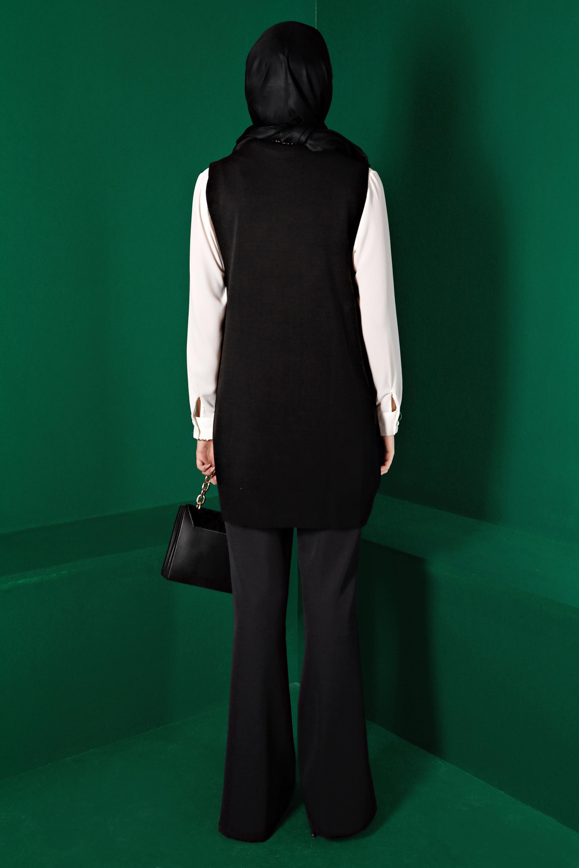 Tesettür giyim SİYAH DÜĞME DETAYLI TRİKO SÜVETER 43210 