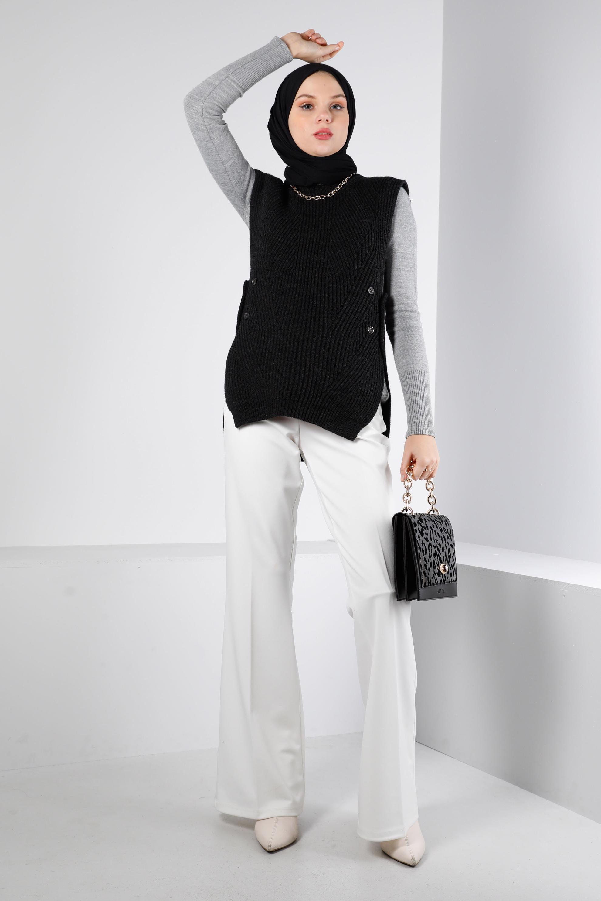 Tesettür giyim SİYAH YANLARI DÜĞMELİ TRİKO SÜVETER 43245