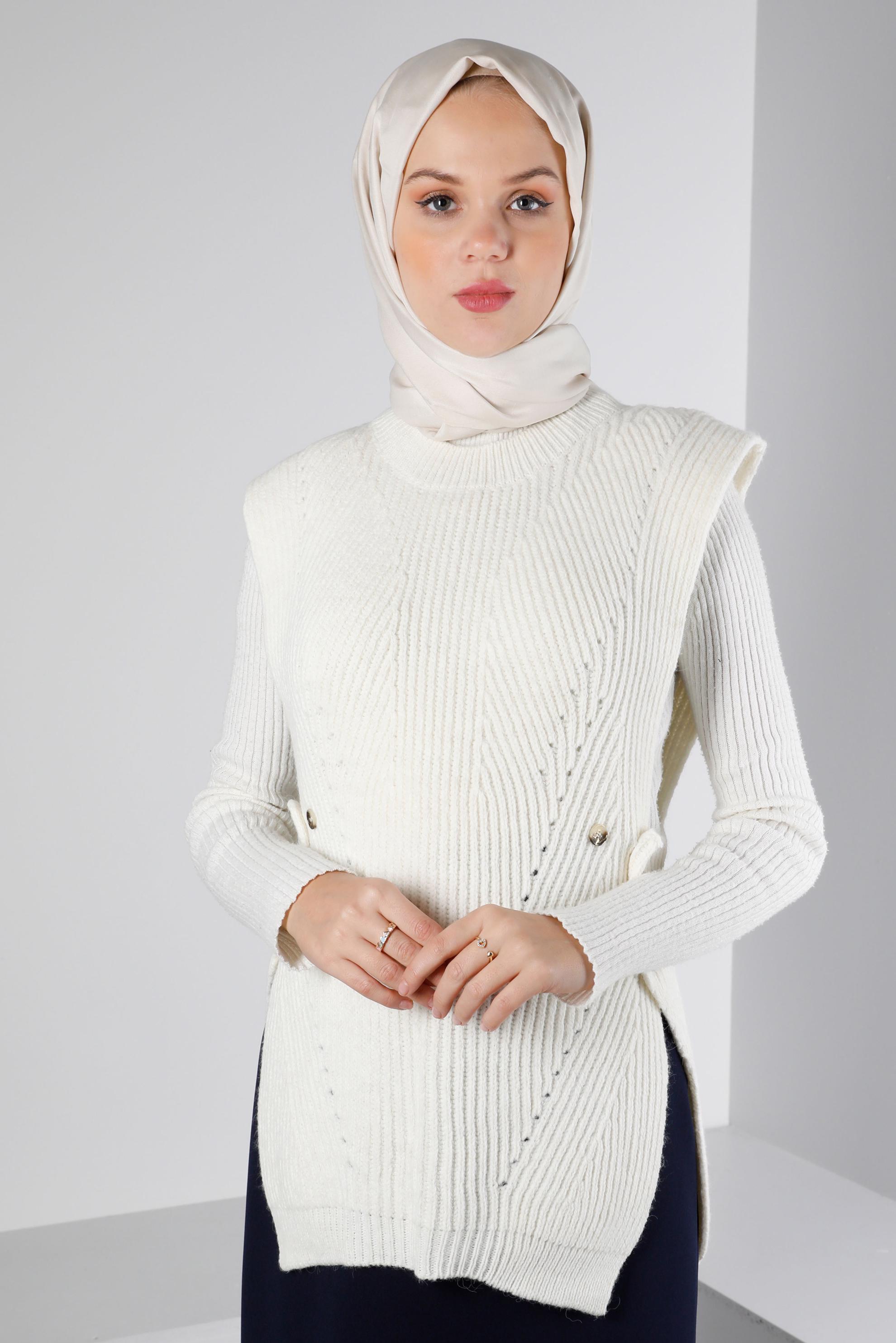 Tesettür giyim BEYAZ YANLARI DÜĞMELİ TRİKO SÜVETER 43245