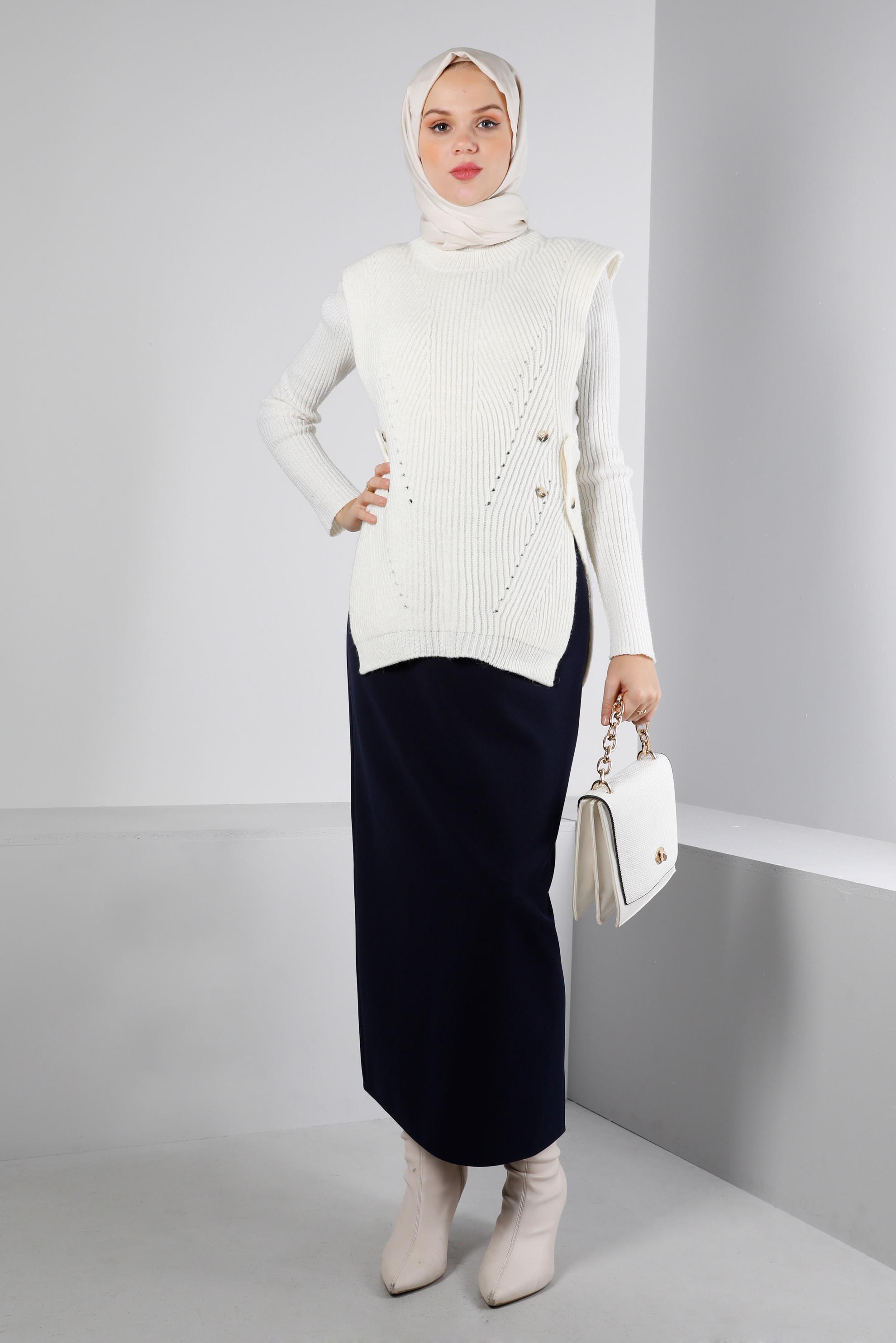 Tesettür giyim BEYAZ YANLARI DÜĞMELİ TRİKO SÜVETER 43245