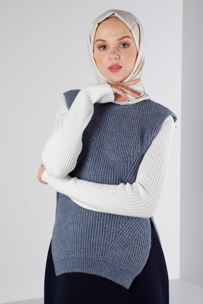 Tesettür giyim  YANLARI DÜĞMELİ TRİKO SÜVETER 43245 - ALVİNA