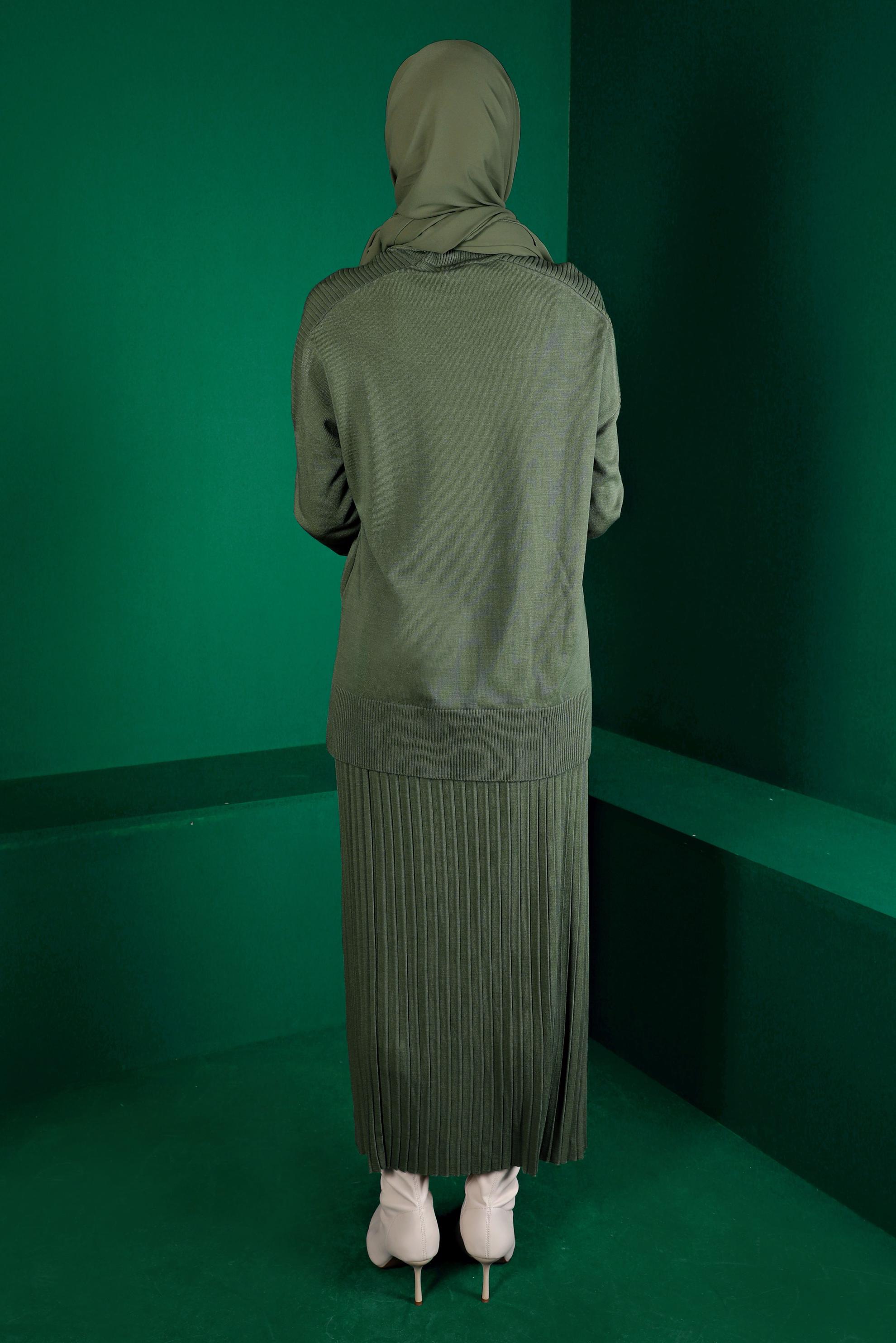 Tesettür giyim YEŞİL PİLELİ TRİKO İKİLİ ETEKLİ TAKIM 43132 