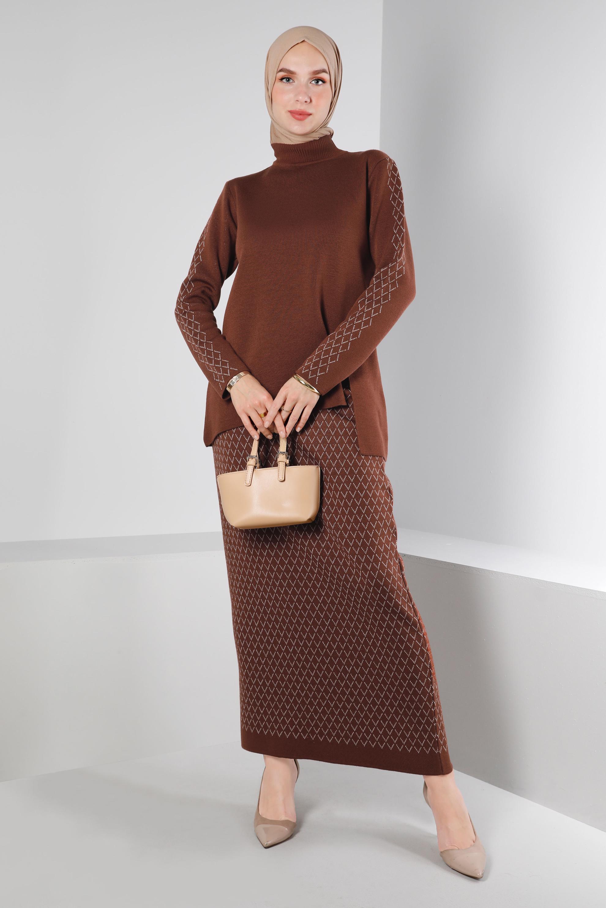 Vêtements hijab BRUN COSTUME AVEC JUPE EN MAILLE À MOTIFS 43219