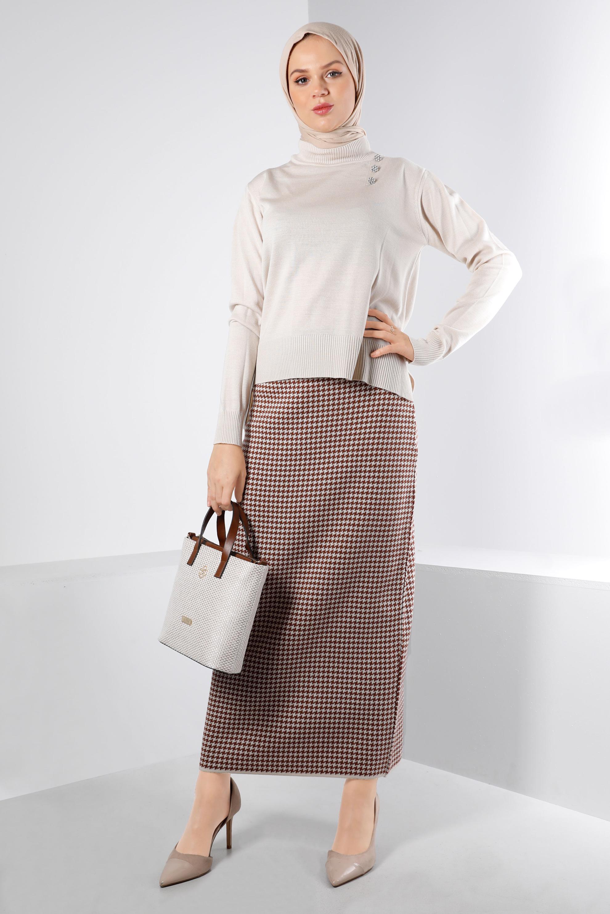 Tesettür giyim BEJ TAŞ DETAYLI DESENLİ TRİKO ETEKLİ TAKIM 43220 