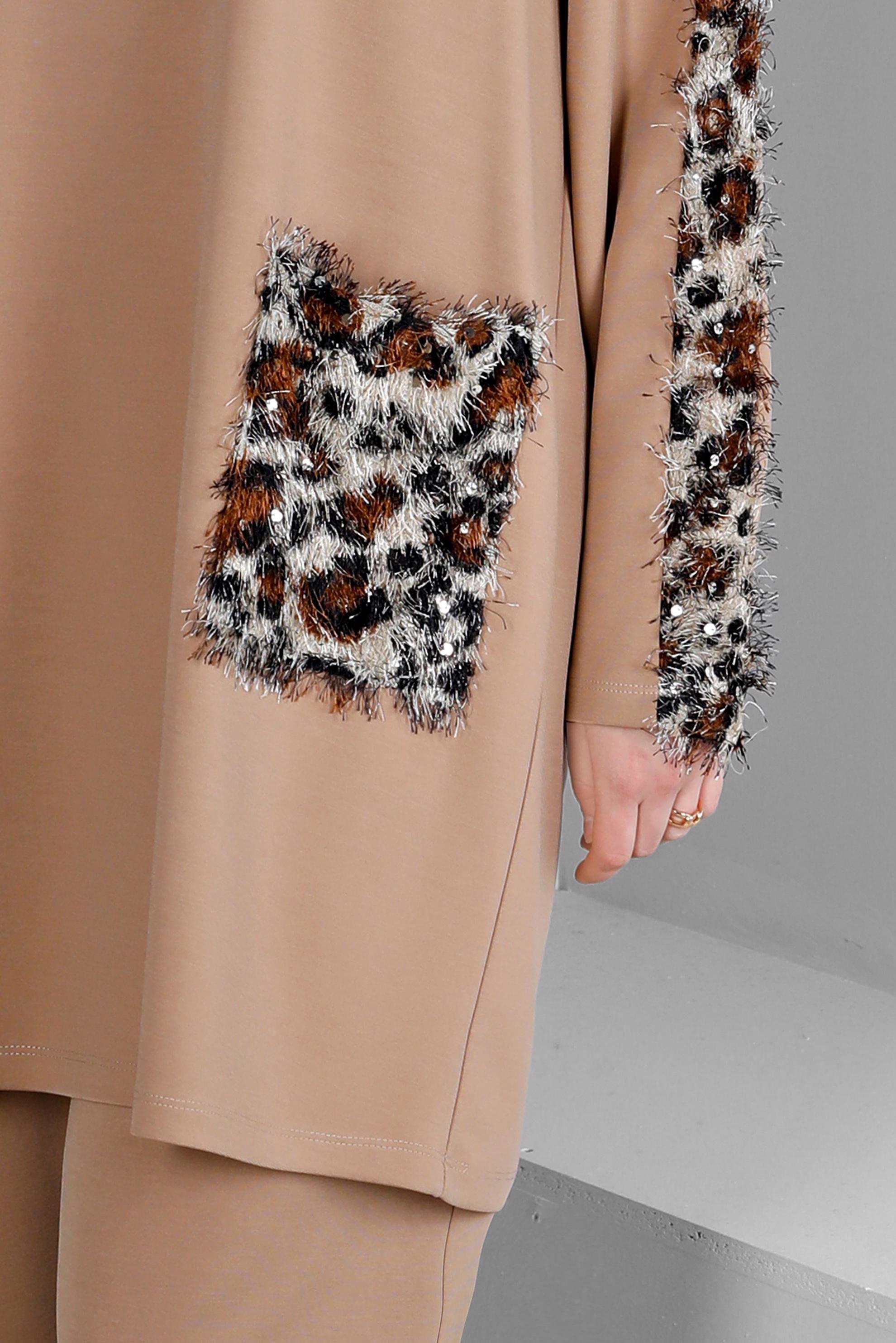 Vêtements hijab BEIGE ENSEMBLE DE COSTUME PANTALON FOURRURE À MOTIF LÉOPARD 20302