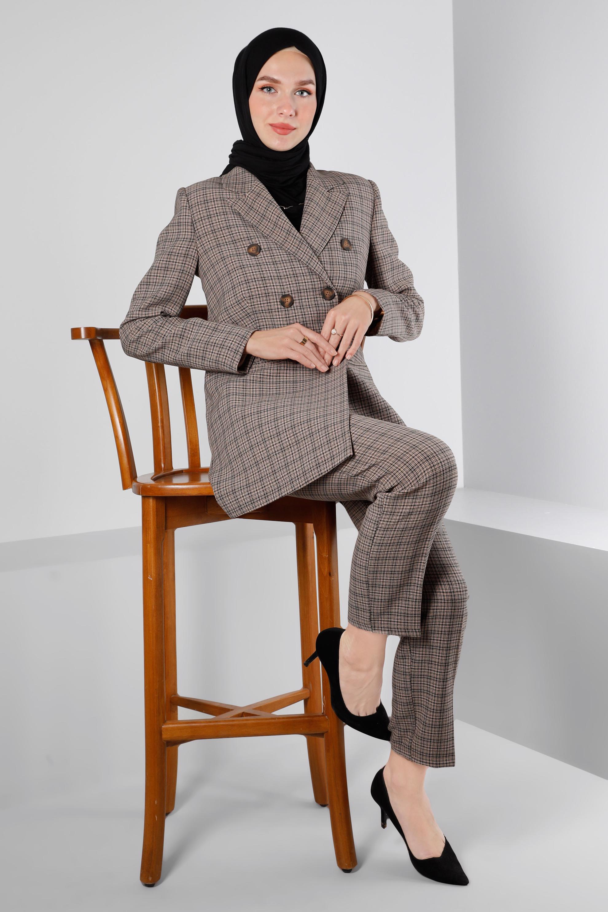 Tesettür giyim KAHVE EKOSE DESENLİ DÜĞMELİ İKİLİ PANT. TAKIM 30307