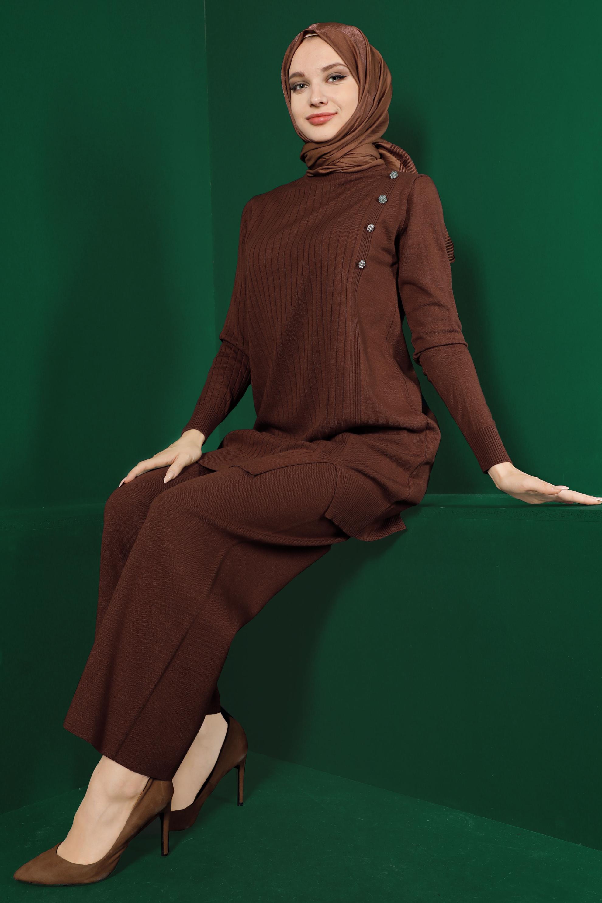 Vêtements hijab BRUN COSTUME PANTALON EN VELOURS CÔTELÉ AVEC GEMME 43212