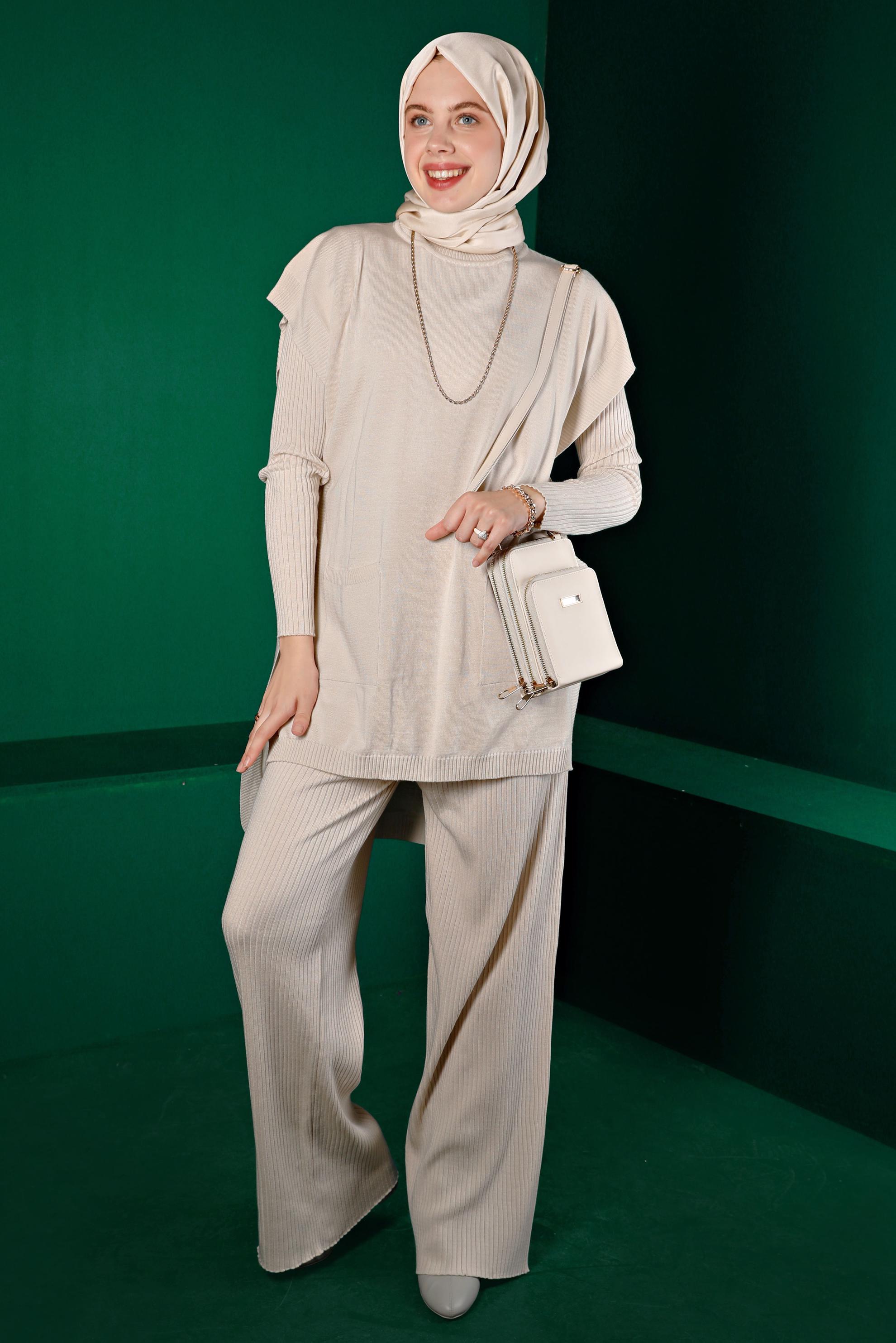 Tesettür giyim BEJ FİTİLLİ YIRTMAÇLI ÜÇLÜ PANTOLON TRİKO TAKIM 43214