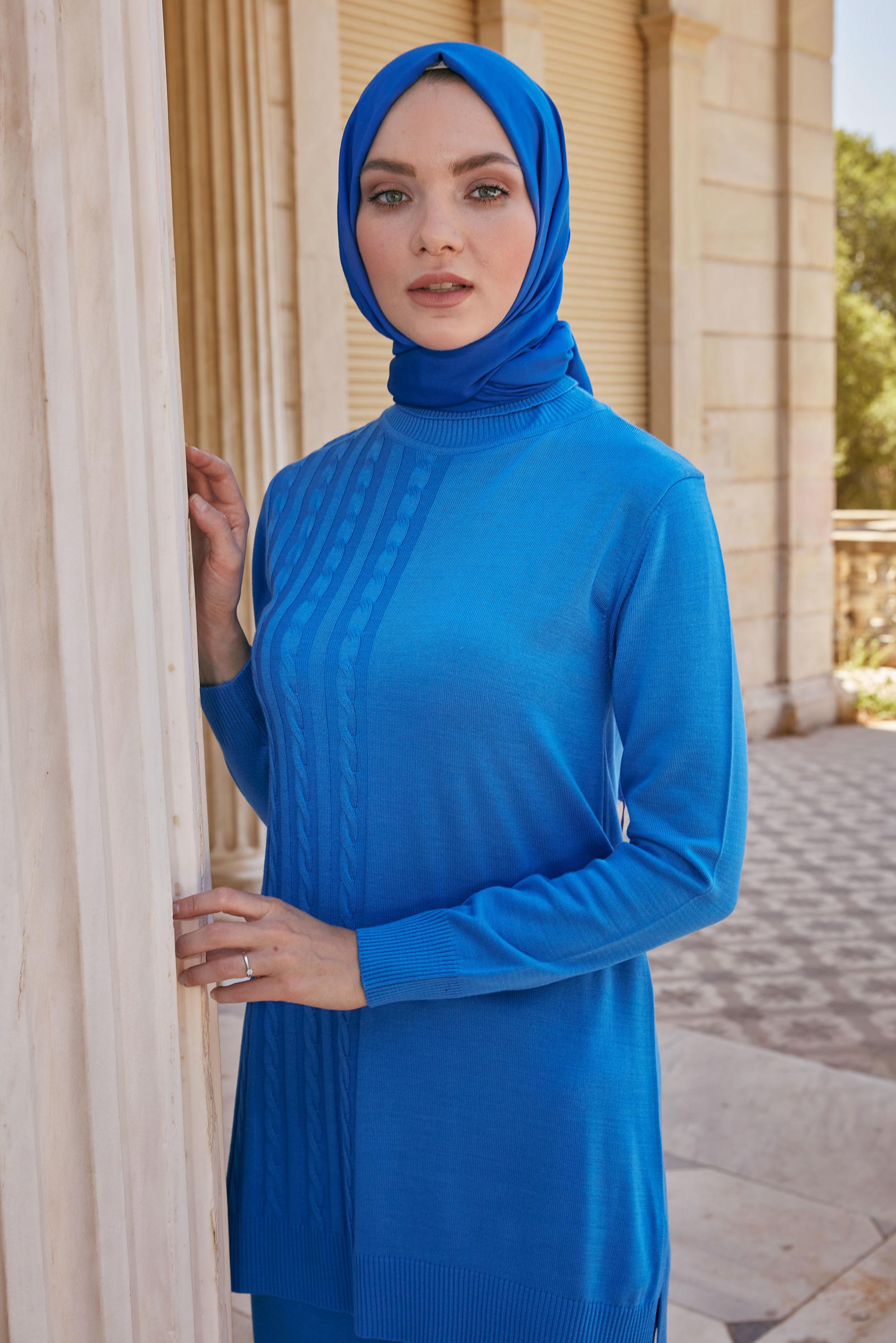 Tesettür giyim MAVİ ÖRGÜ DETAYLI İKİLİ PANT. TRİKO TAKIM 43215