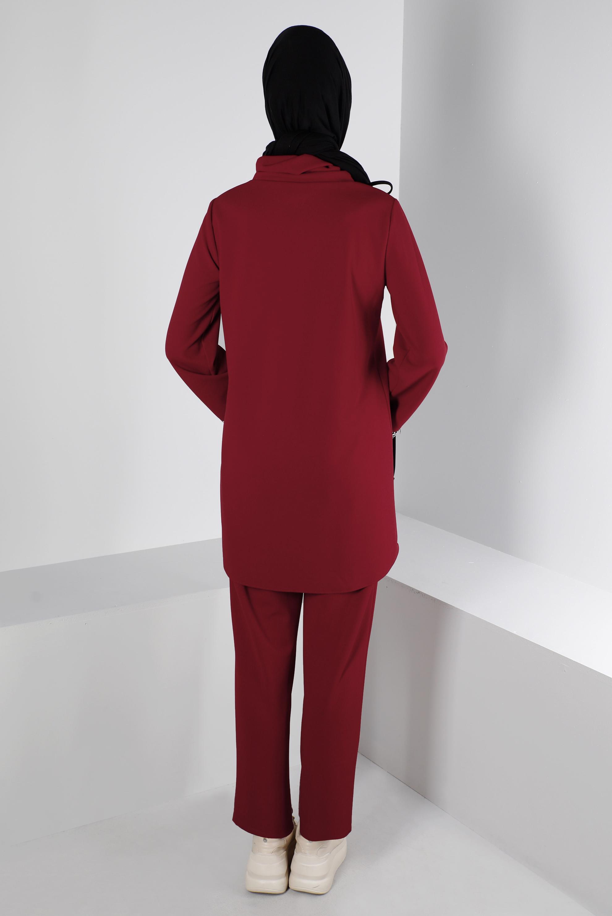 Tesettür giyim KIRMIZI BAĞCIK VE KAZAYAĞI DETAYLI İKİLİ TAKIM 43268