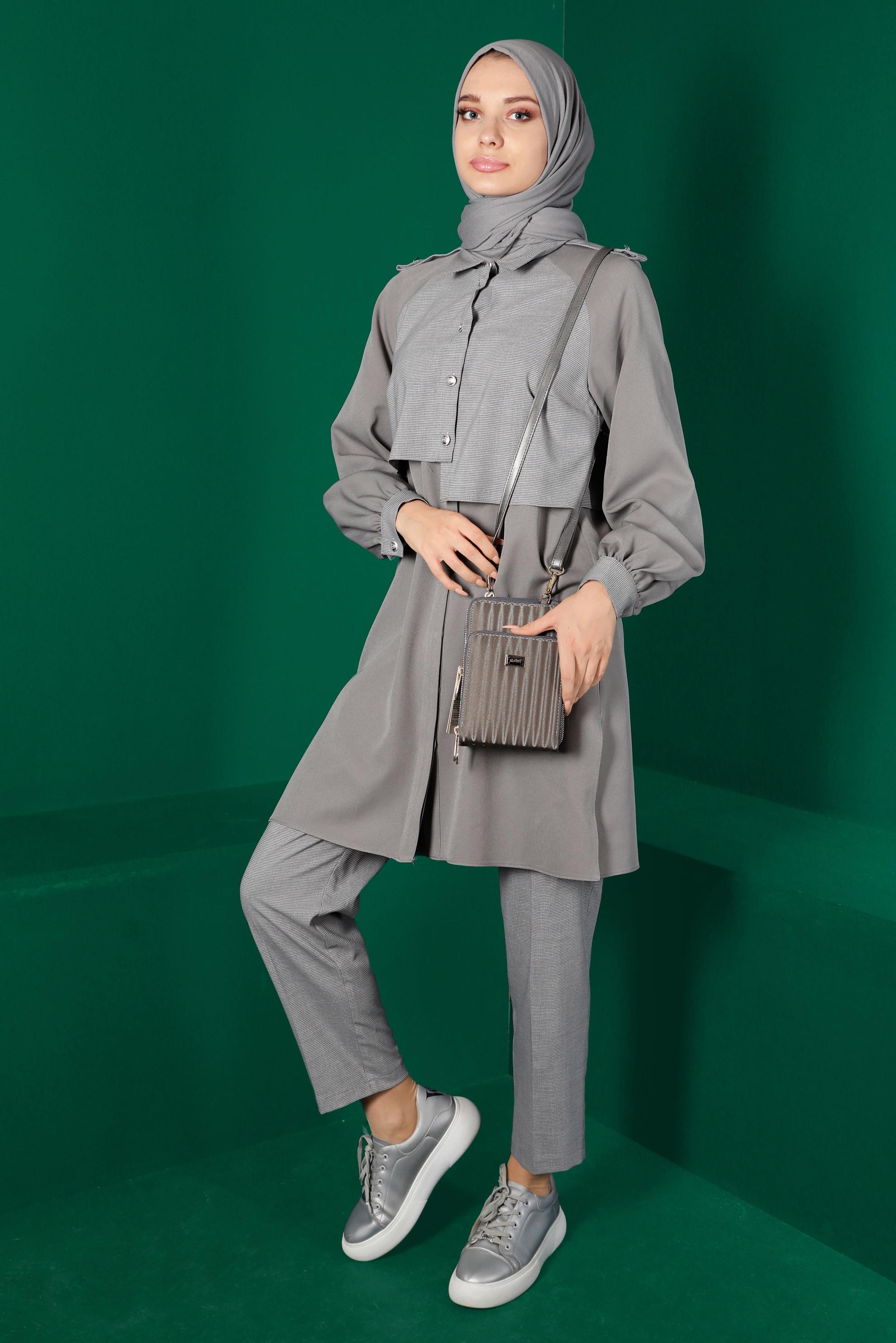 Tesettür giyim GRİ İKİ RENKLİ DÜĞMELİ İKİLİ PANTOLONLU TAKIMI 43325