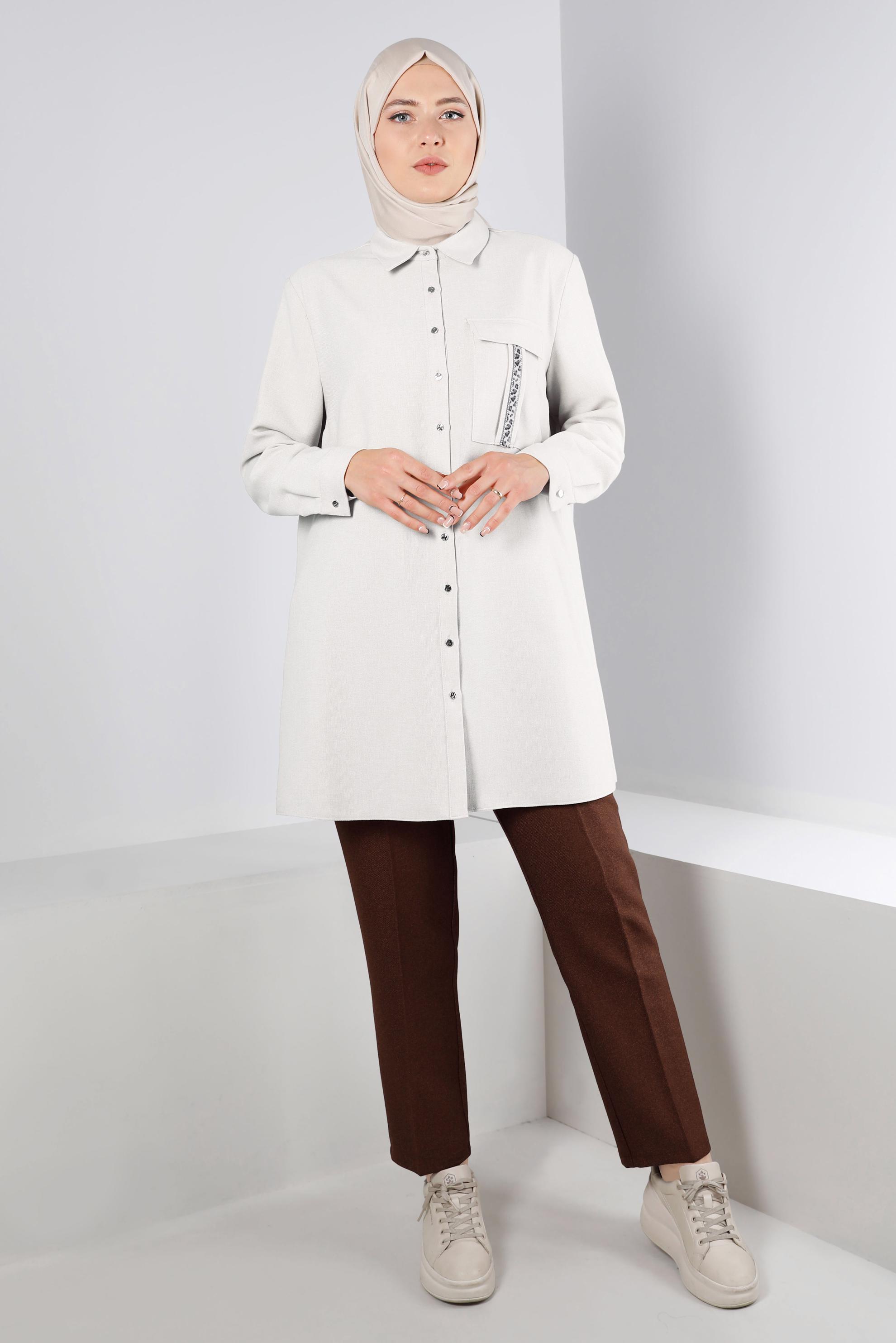 Tesettür giyim BEYAZ VATKALI DÜĞMELİ TUNİK 20304