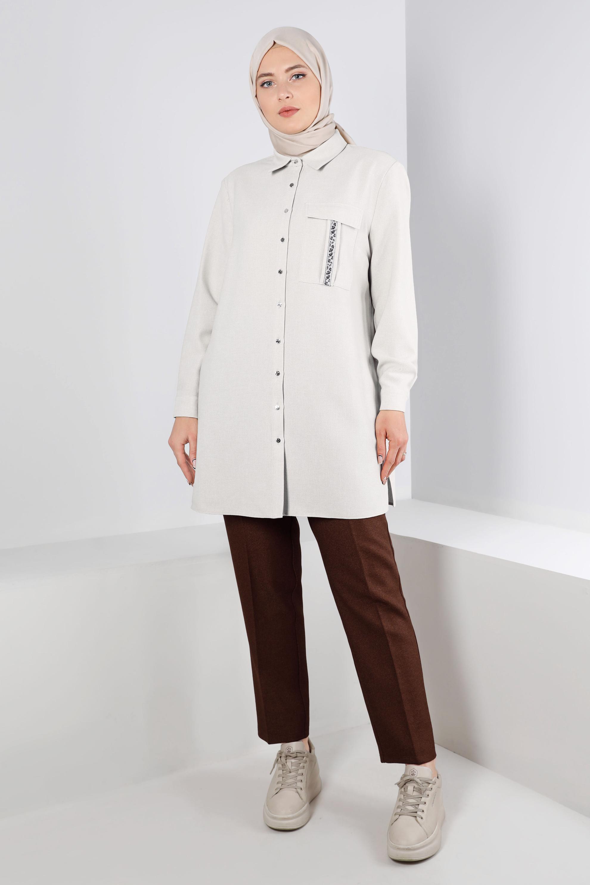 Tesettür giyim BEYAZ VATKALI DÜĞMELİ TUNİK 20304