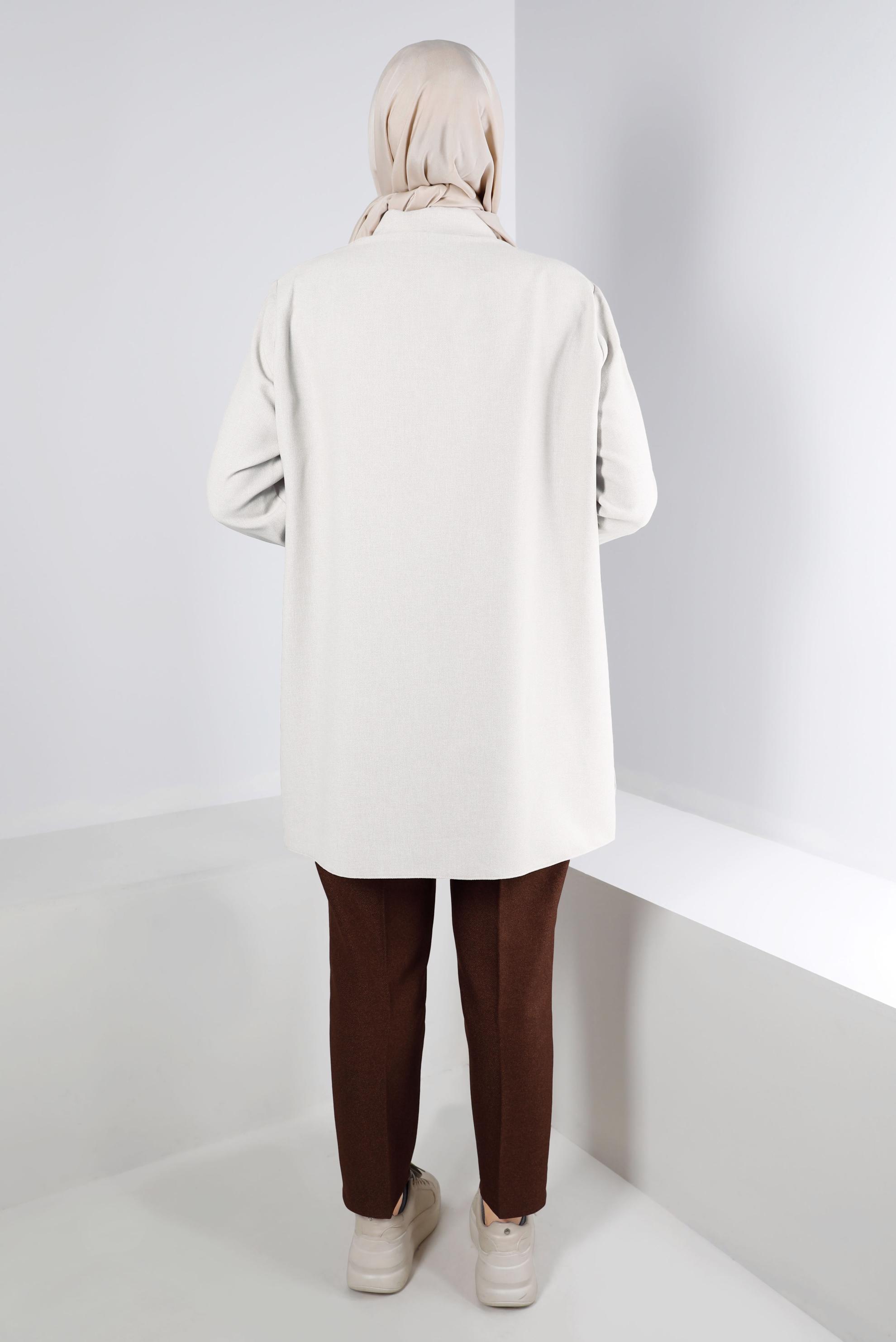 Tesettür giyim BEYAZ VATKALI DÜĞMELİ TUNİK 20304