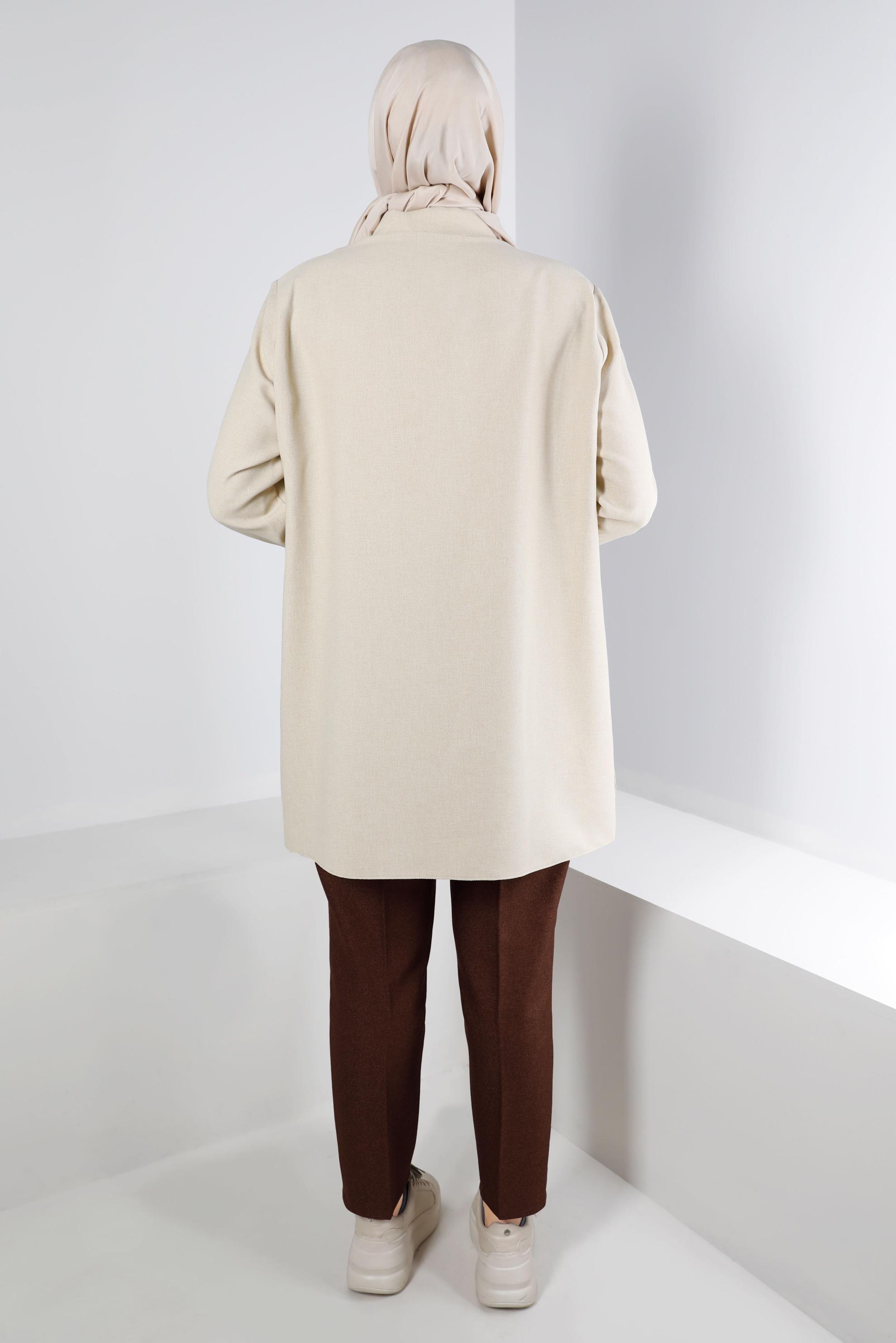 Tesettür giyim BEJ VATKALI DÜĞMELİ TUNİK 20304