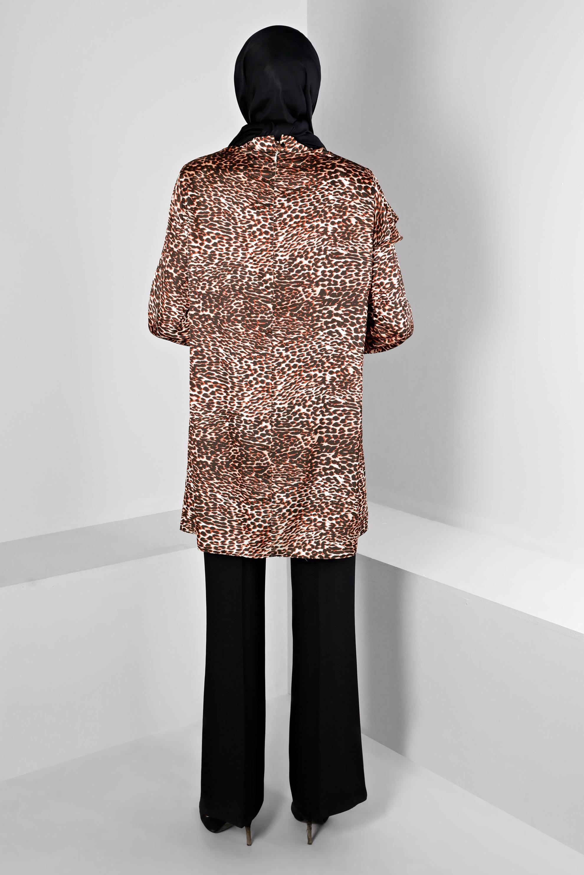 Tesettür giyim TABA LEOPAR DESENLİ KOLU FIRFIRLI SATEN TUNİK 20309