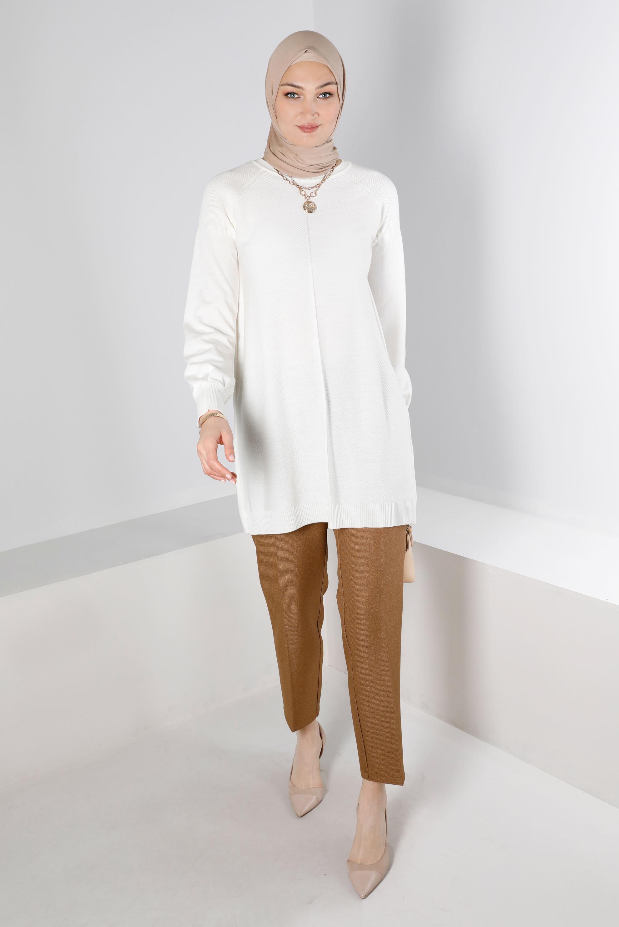 Tesettür giyim BEYAZ KENDİNDEN DESENLİ TRİKO TUNİK 43109	