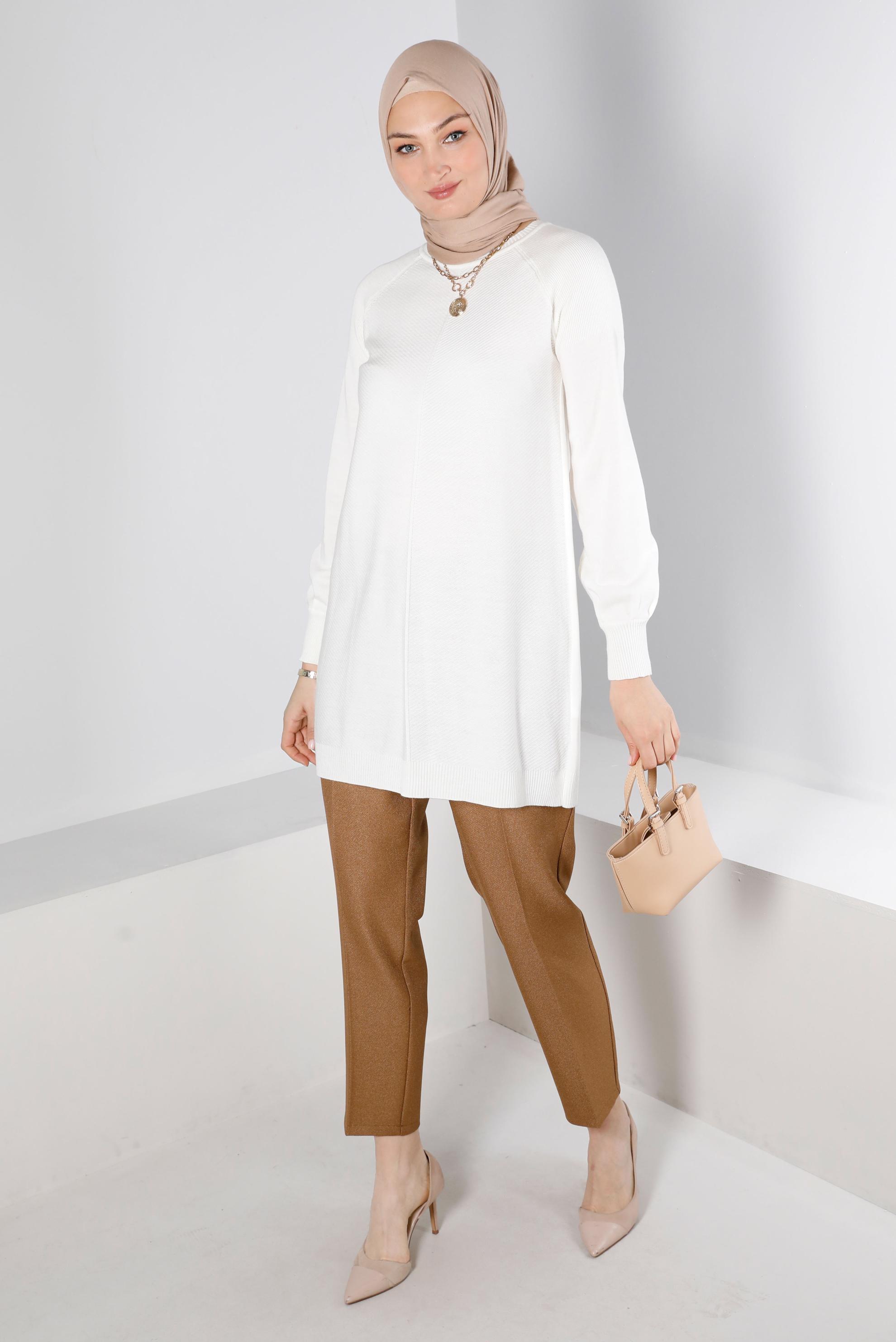 Tesettür giyim BEYAZ KENDİNDEN DESENLİ TRİKO TUNİK 43109	