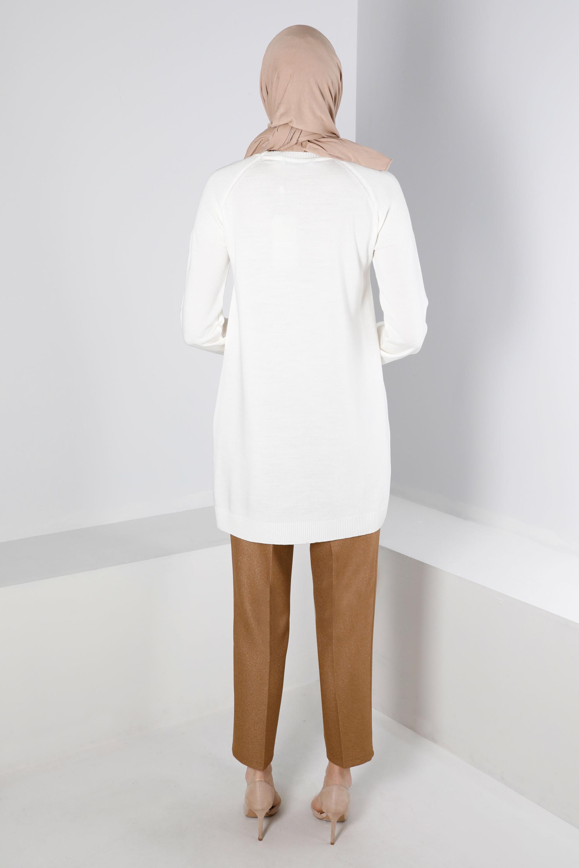 Tesettür giyim BEYAZ KENDİNDEN DESENLİ TRİKO TUNİK 43109	