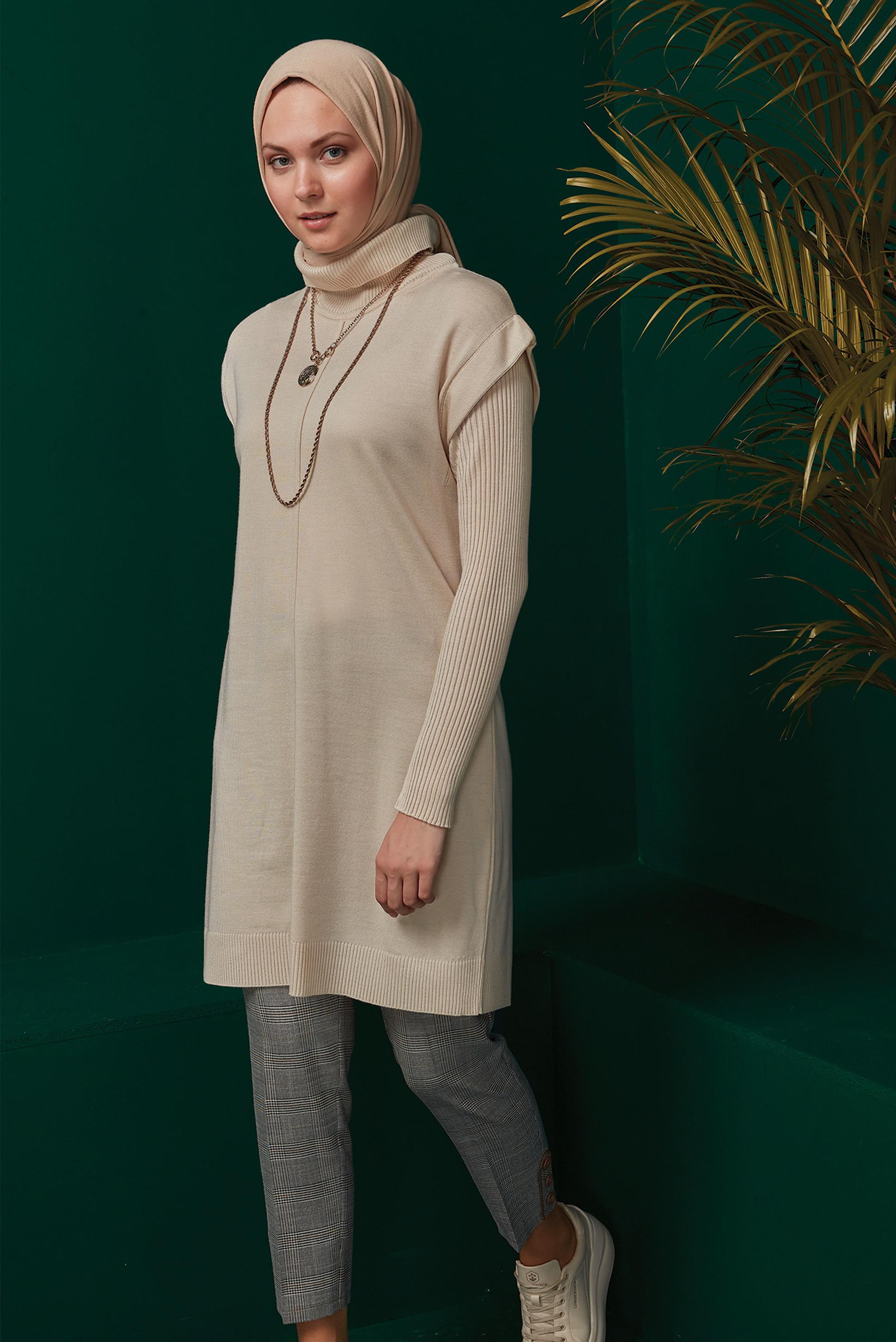 Tesettür giyim BEJ BOĞAZLI TRİKO TUNİK 43110